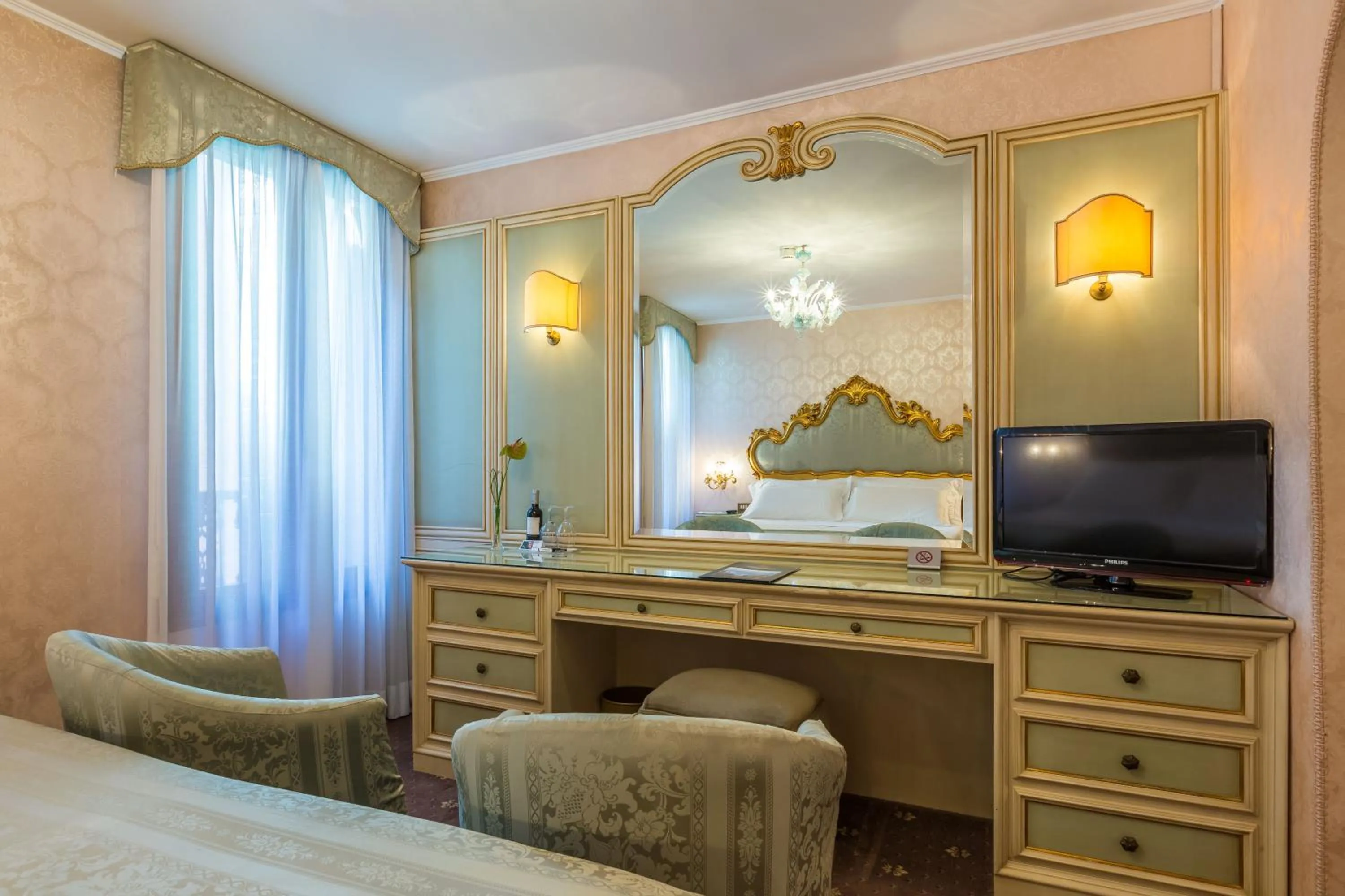 Photo of the whole room, Bed in Hotel Concordia