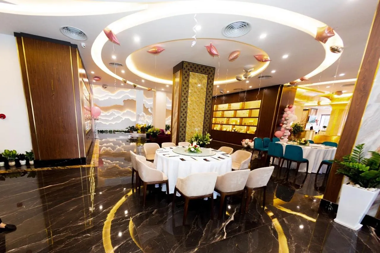 Restaurant/places to eat in DIAMOND HOTEL VÂN ĐỒN