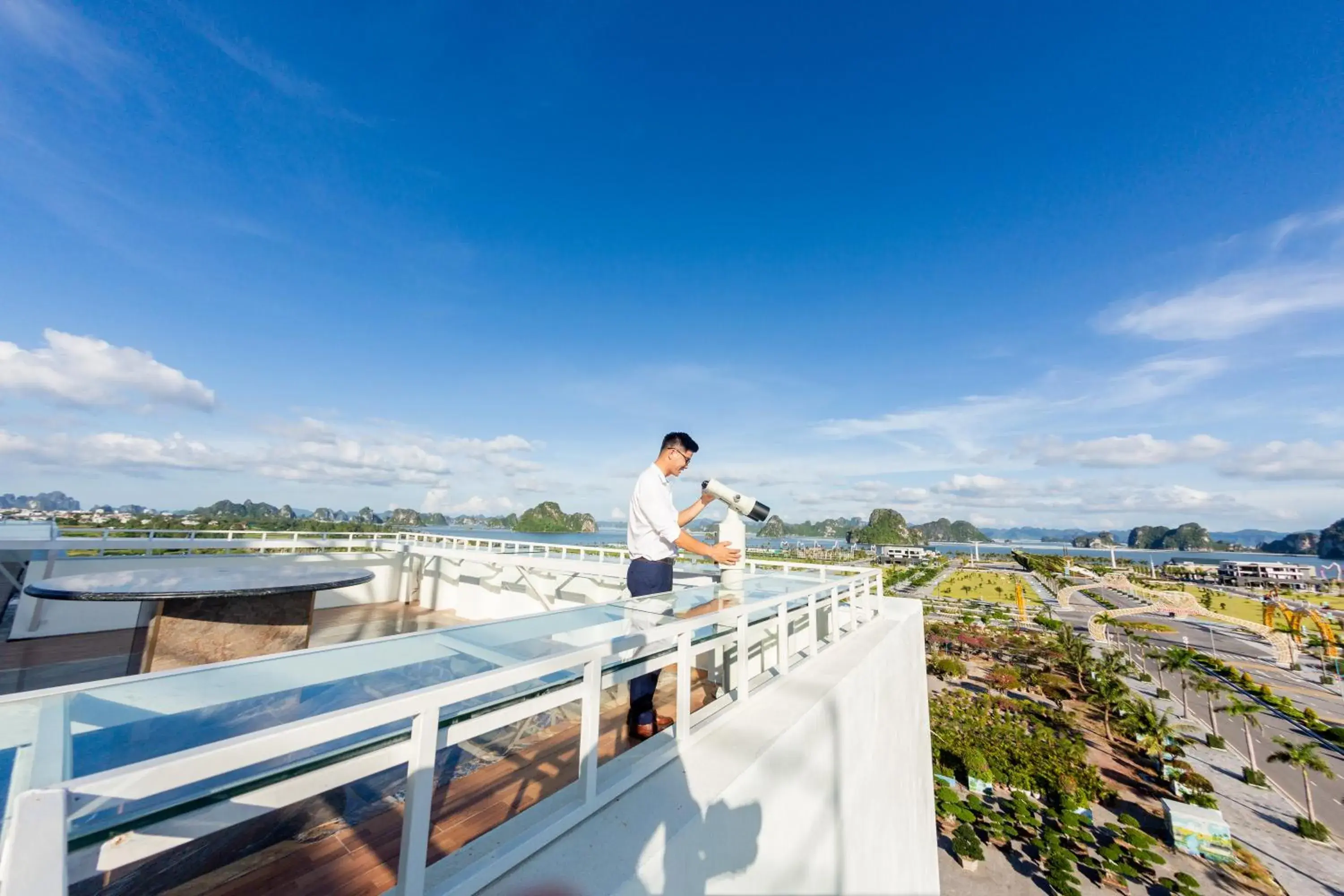 View (from property/room) in DIAMOND HOTEL VÂN ĐỒN View (from property/room) in DIAMOND HOTEL VÂN ĐỒN