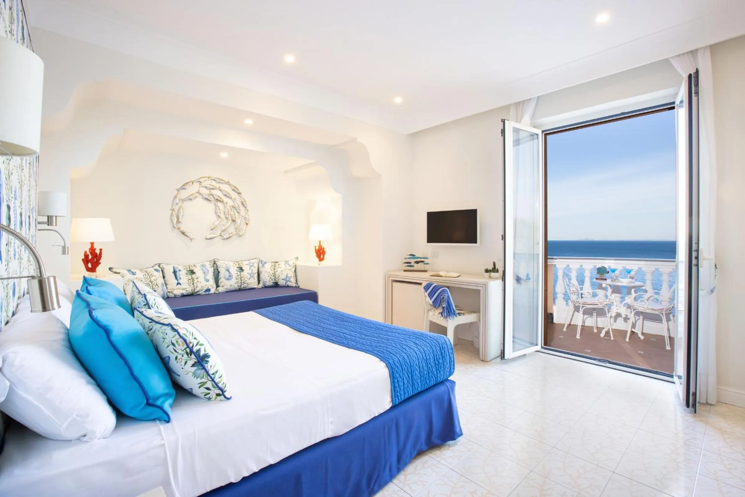 Bed in Hotel Corallo Sorrento