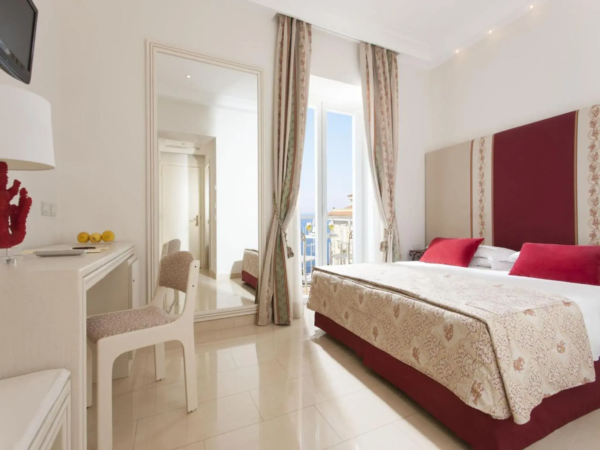 Superior Double or Twin Room with Sea View - single occupancy in Hotel Corallo Sorrento Superior Double or Twin Room with Sea View - single occupancy in Hotel Corallo Sorrento