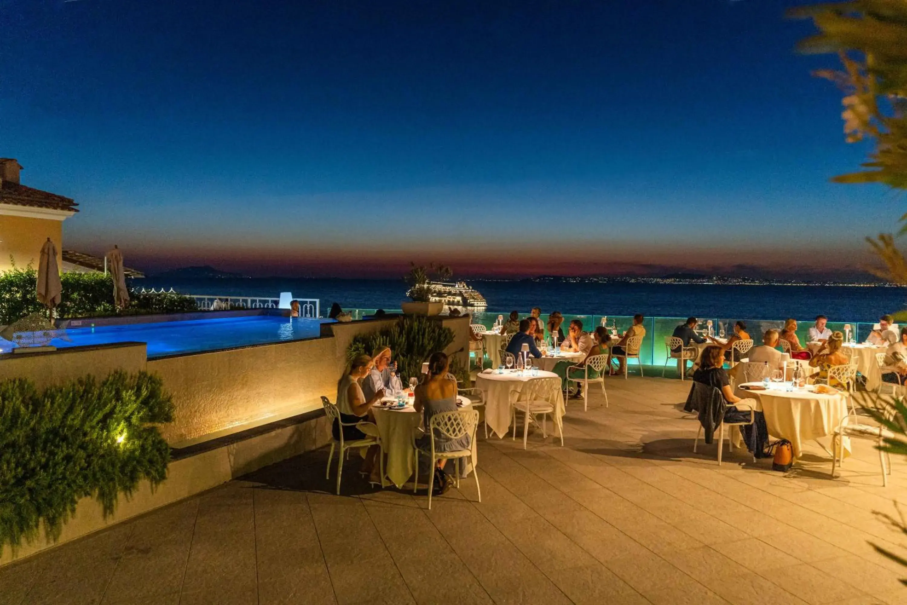 Restaurant/places to eat in Hotel Corallo Sorrento Restaurant/places to eat in Hotel Corallo Sorrento