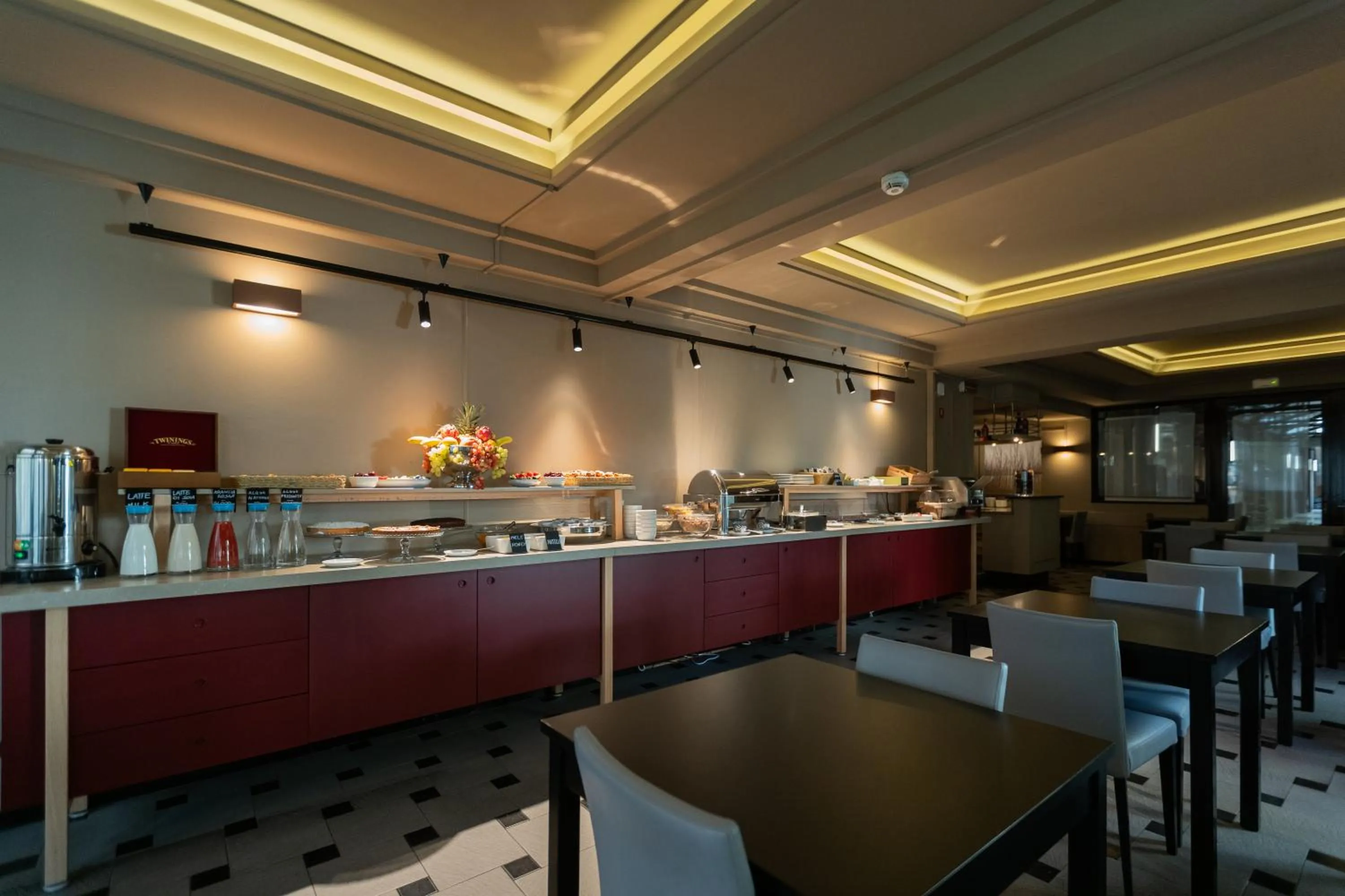 Breakfast in Garibaldi Palace