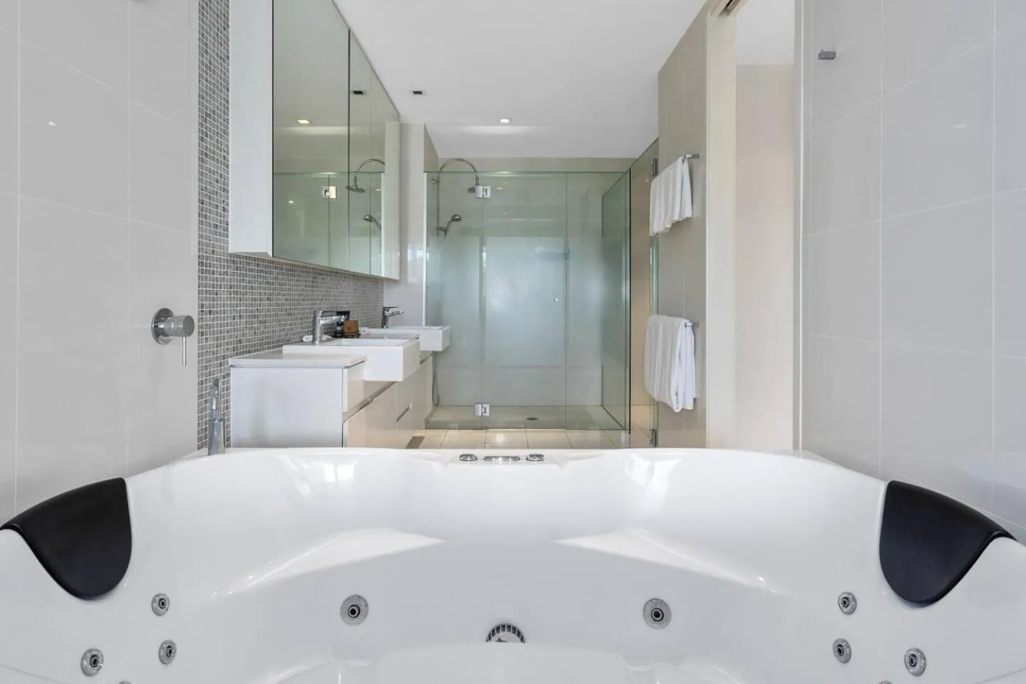 Bathroom in Peppers Balé Luxury Beach Accommodation Kingscliff - privately let
