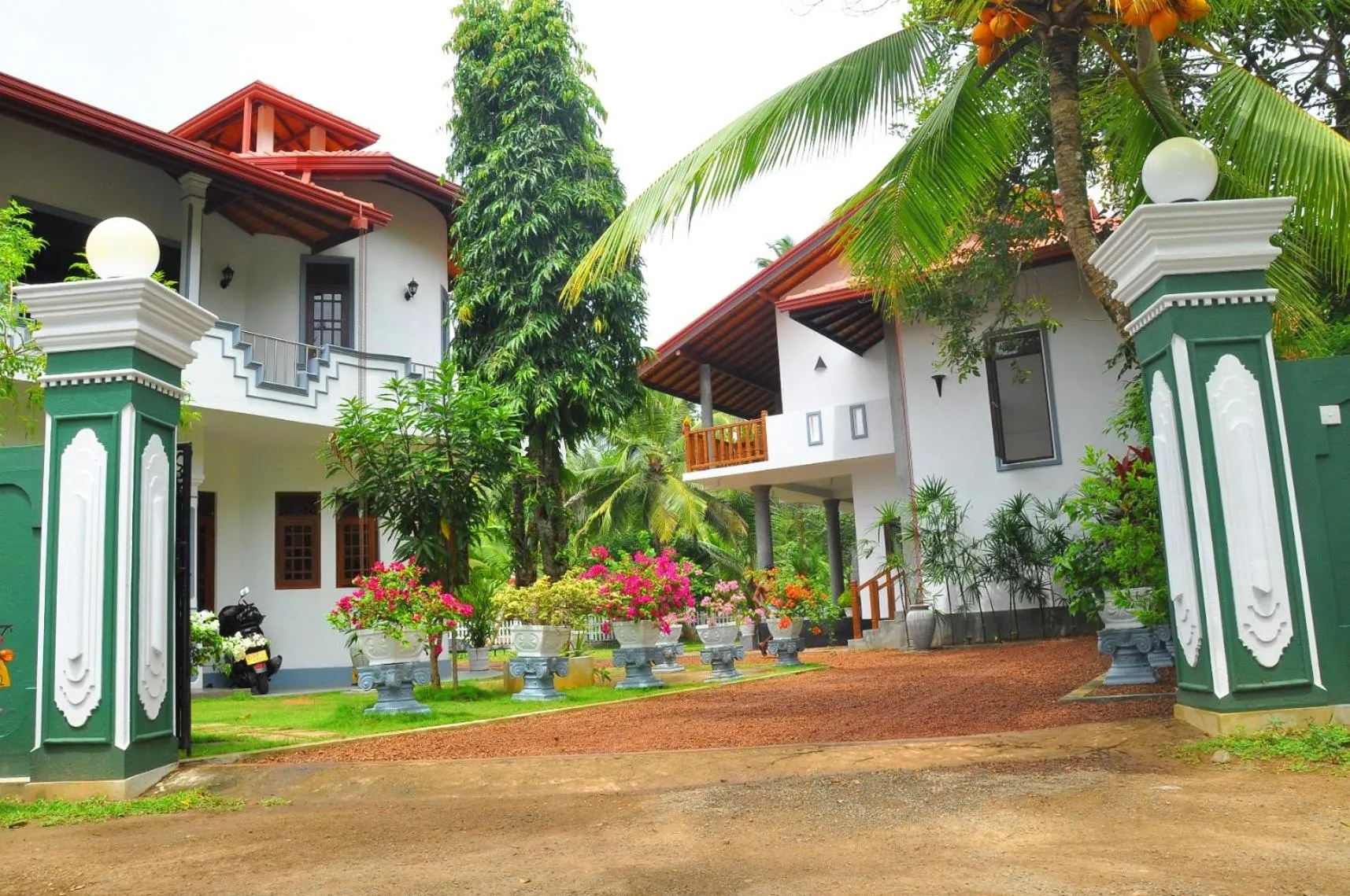 Property building in Canal Villa