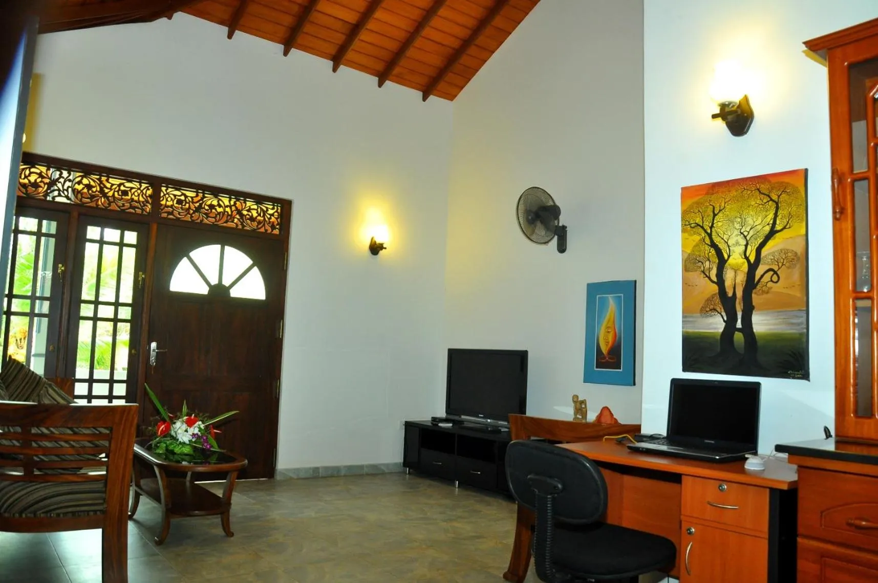 Communal lounge/ TV room in Canal Villa
