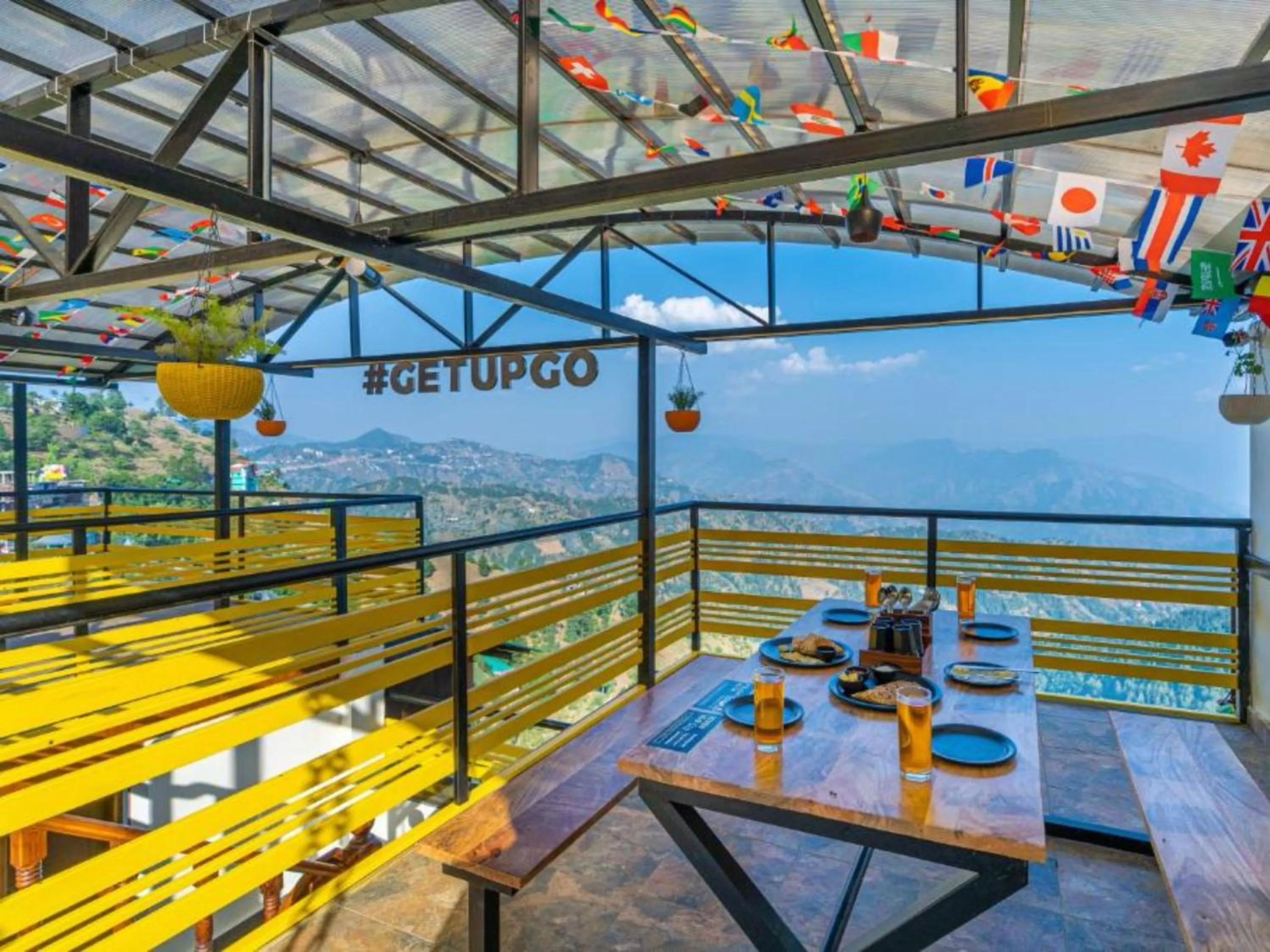 Restaurant/places to eat in The Hosteller Kufri, Shimla