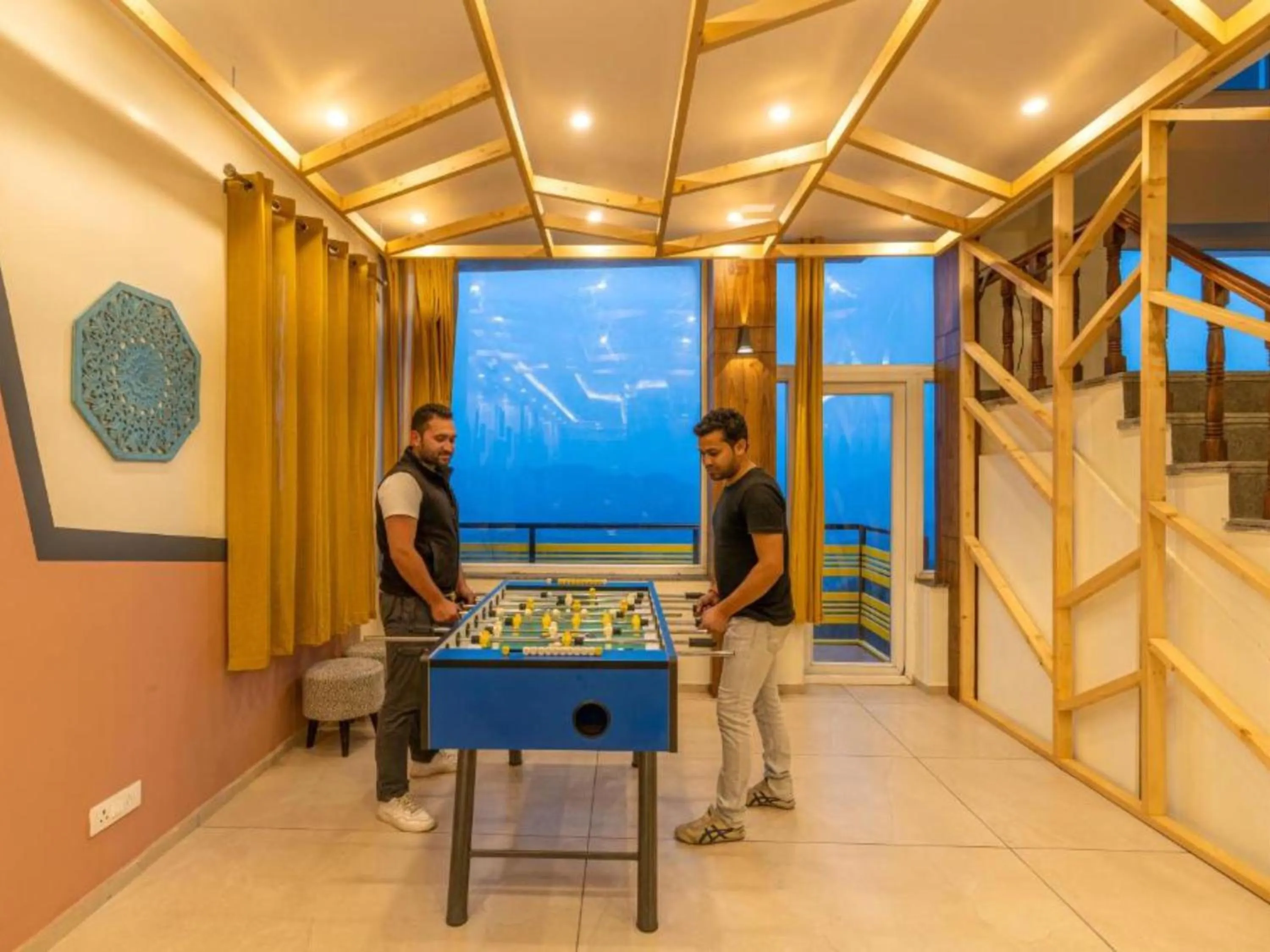 People in The Hosteller Kufri, Shimla