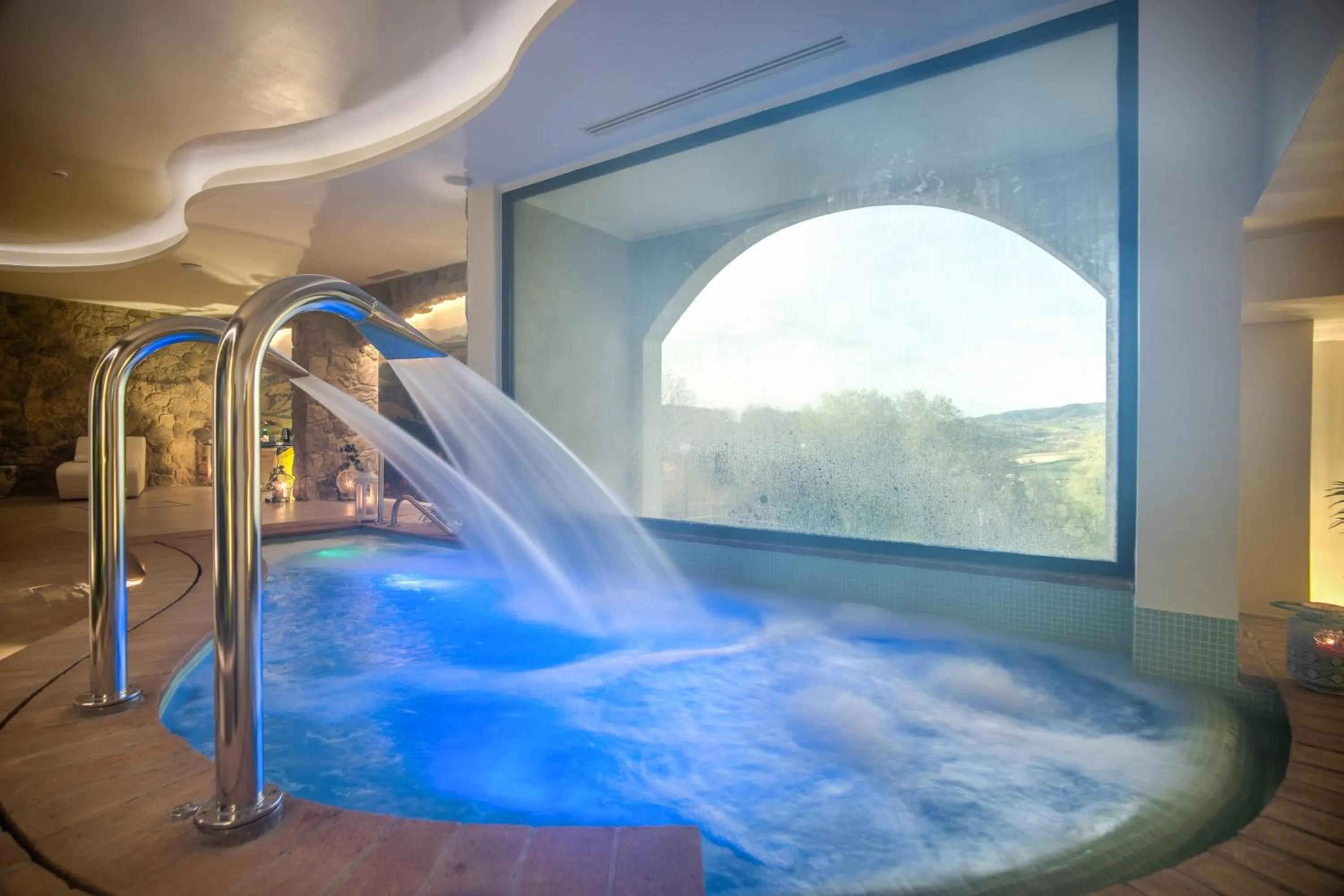 Hot Tub in Abbazia Collemedio Resort & Spa