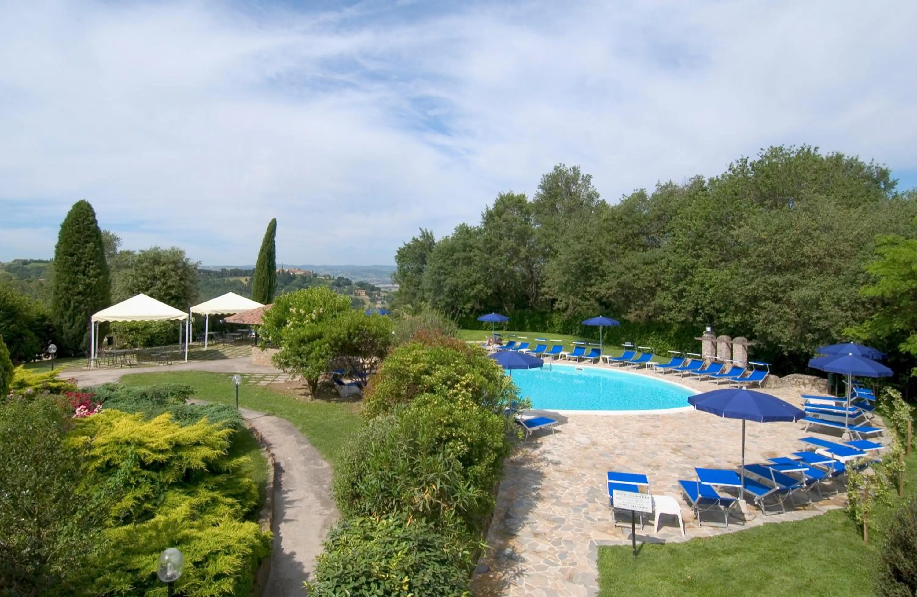 Swimming pool in Abbazia Collemedio Resort & Spa
