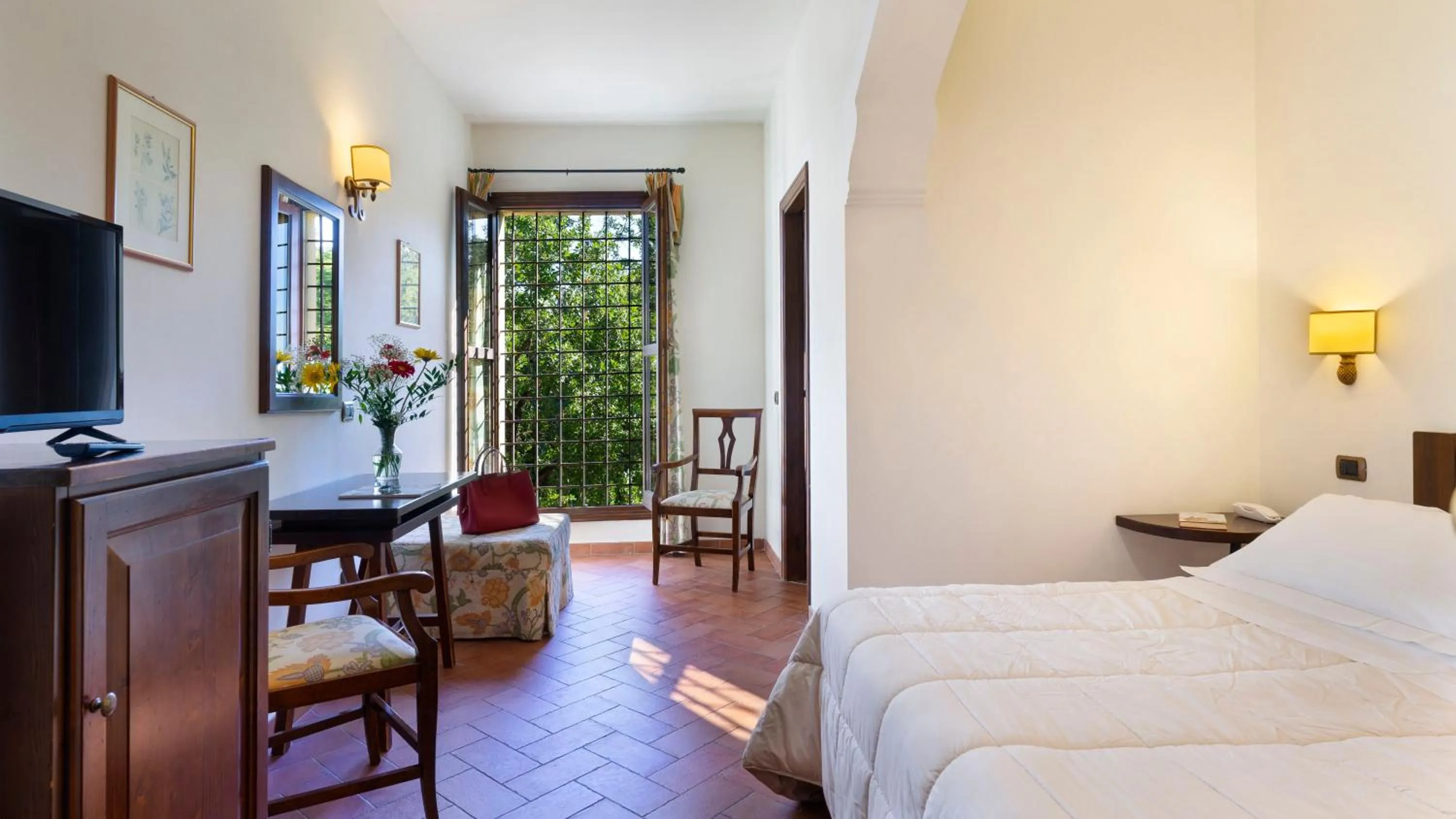 View (from property/room), Bed in Abbazia Collemedio Resort & Spa