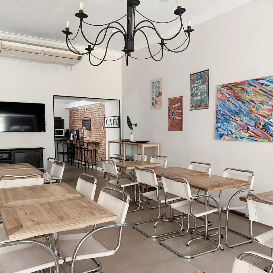 Communal lounge/ TV room in Hotel Hey U