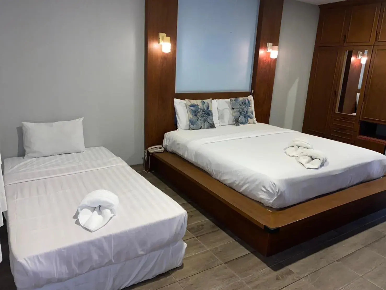 Superior Triple Room in Green Beach Pattaya Superior Triple Room in Green Beach Pattaya