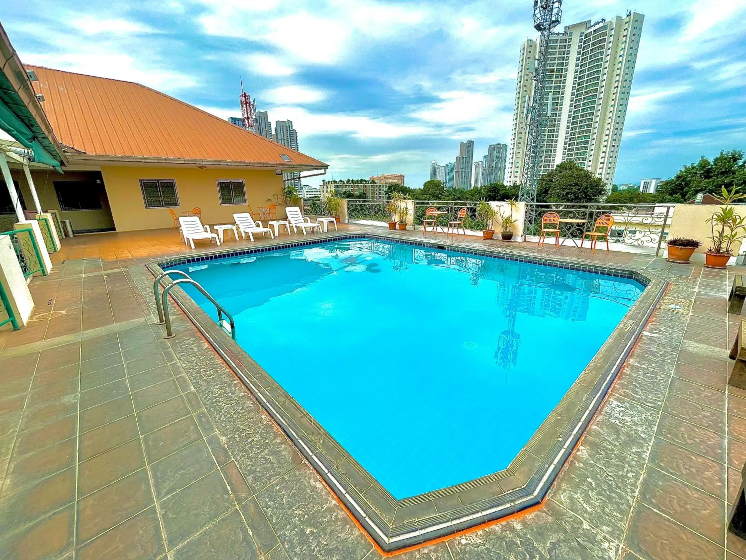 Swimming pool in Green Beach Pattaya