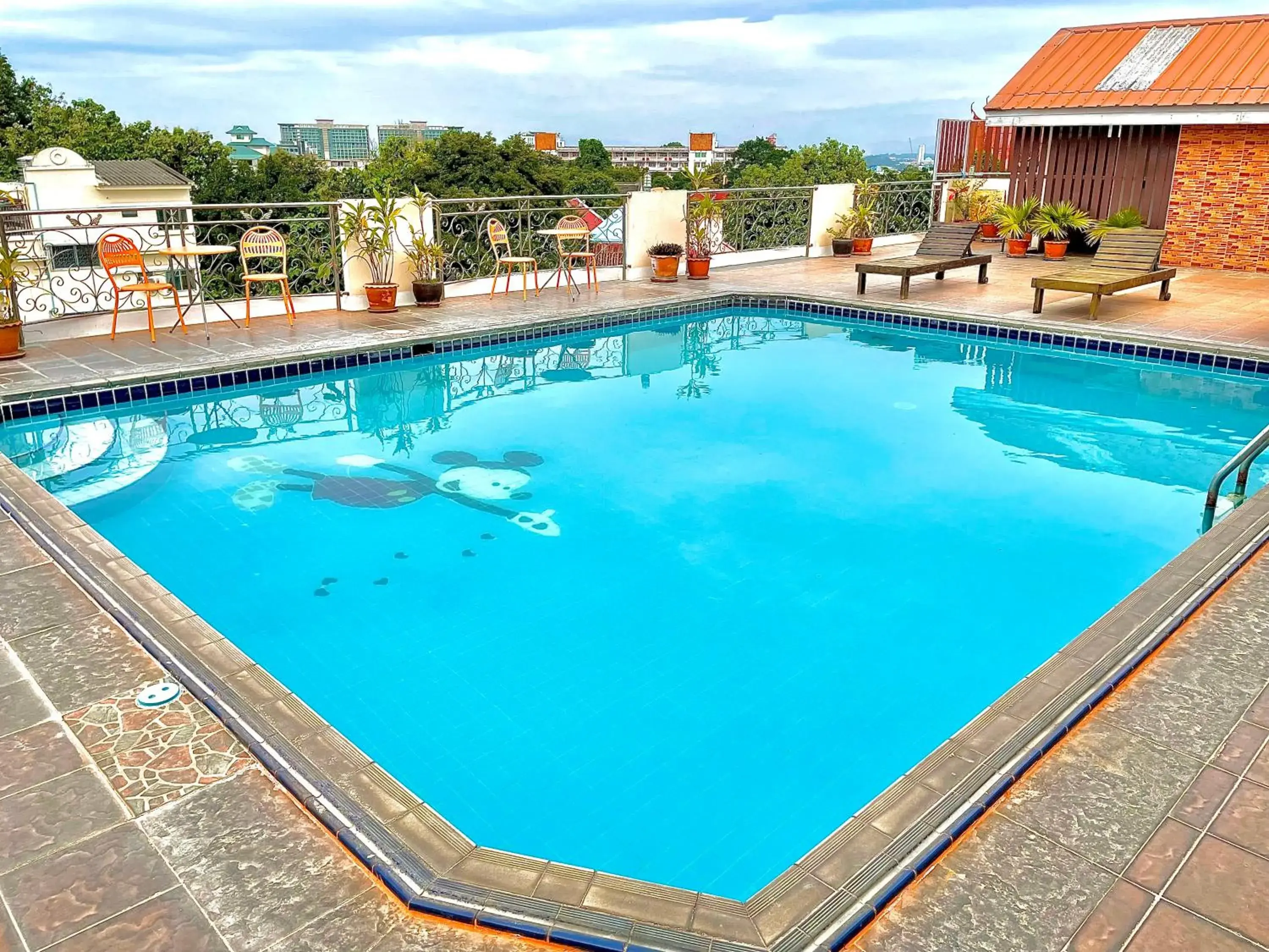 Swimming pool in Green Beach Pattaya Swimming pool in Green Beach Pattaya