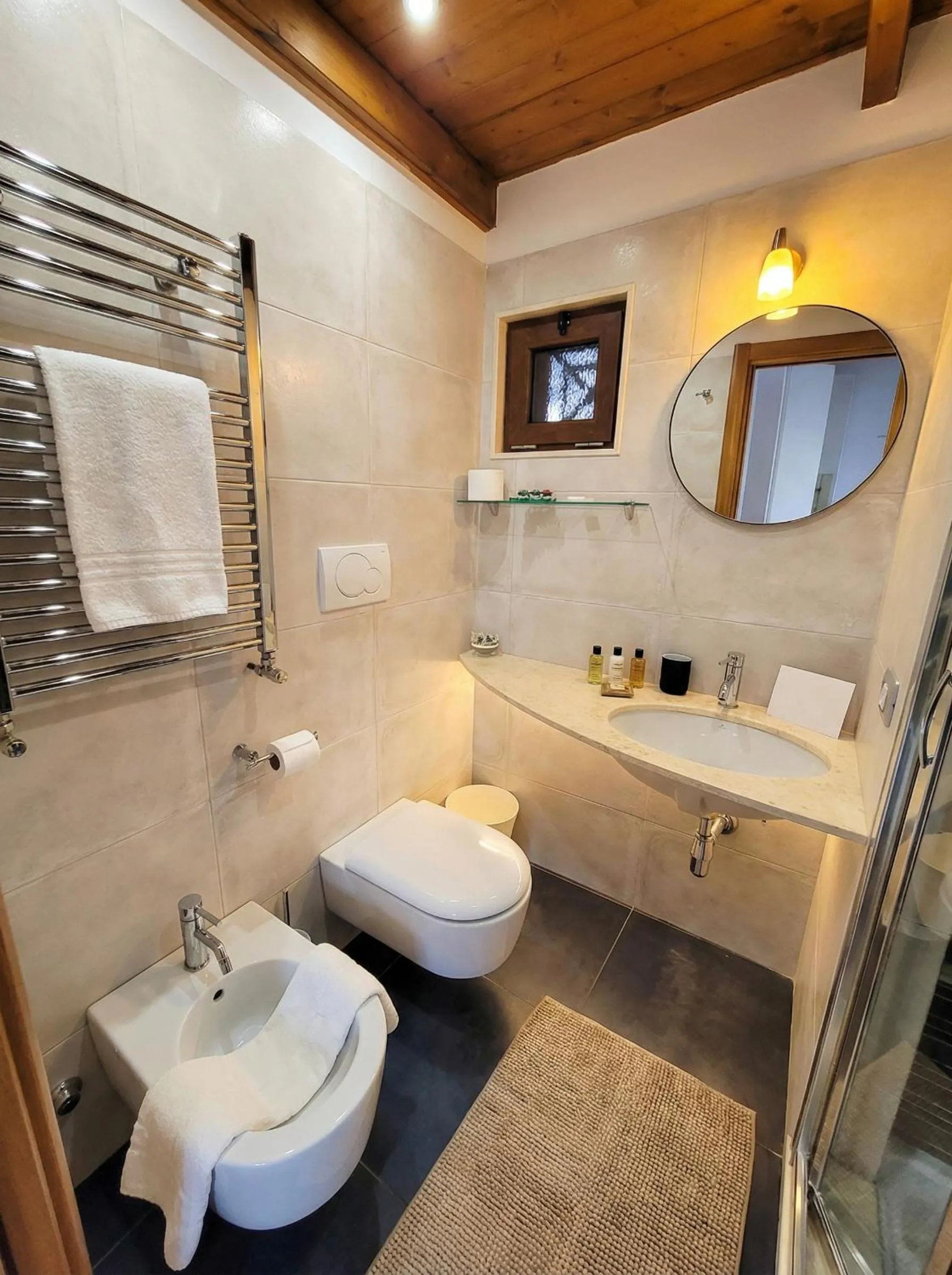 Tatiana - Historic Home with Private Rooftop Terrace