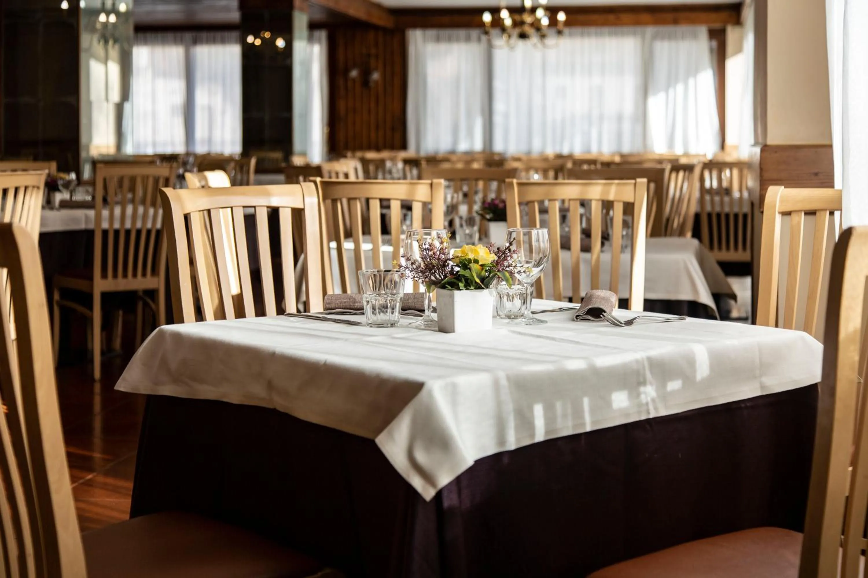 Restaurant/places to eat in Grand Hotel del Parco