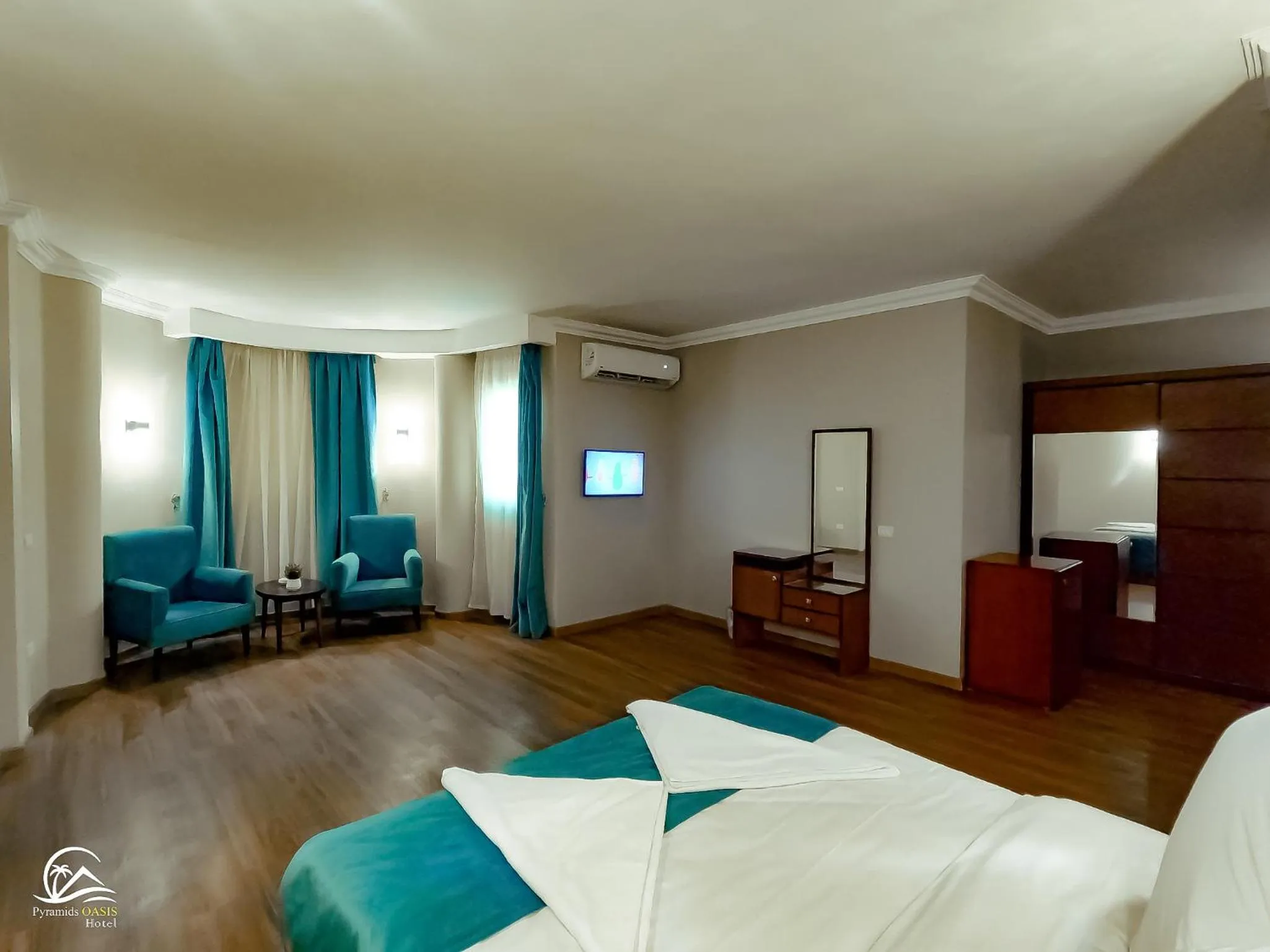 Bedroom, Bed in Pyramids Oasis Hotel