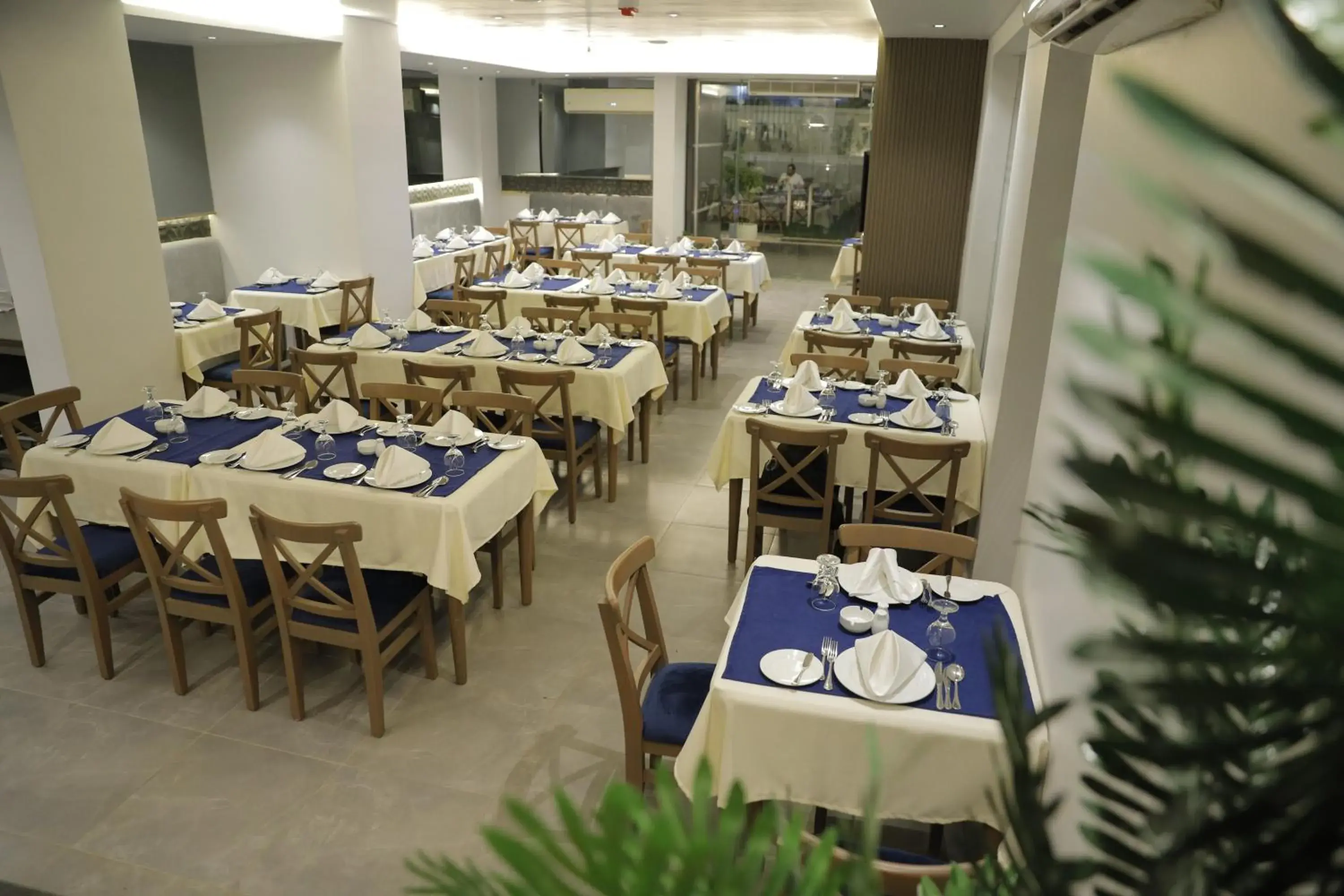 Restaurant/places to eat in Pyramids Oasis Hotel Restaurant/places to eat in Pyramids Oasis Hotel