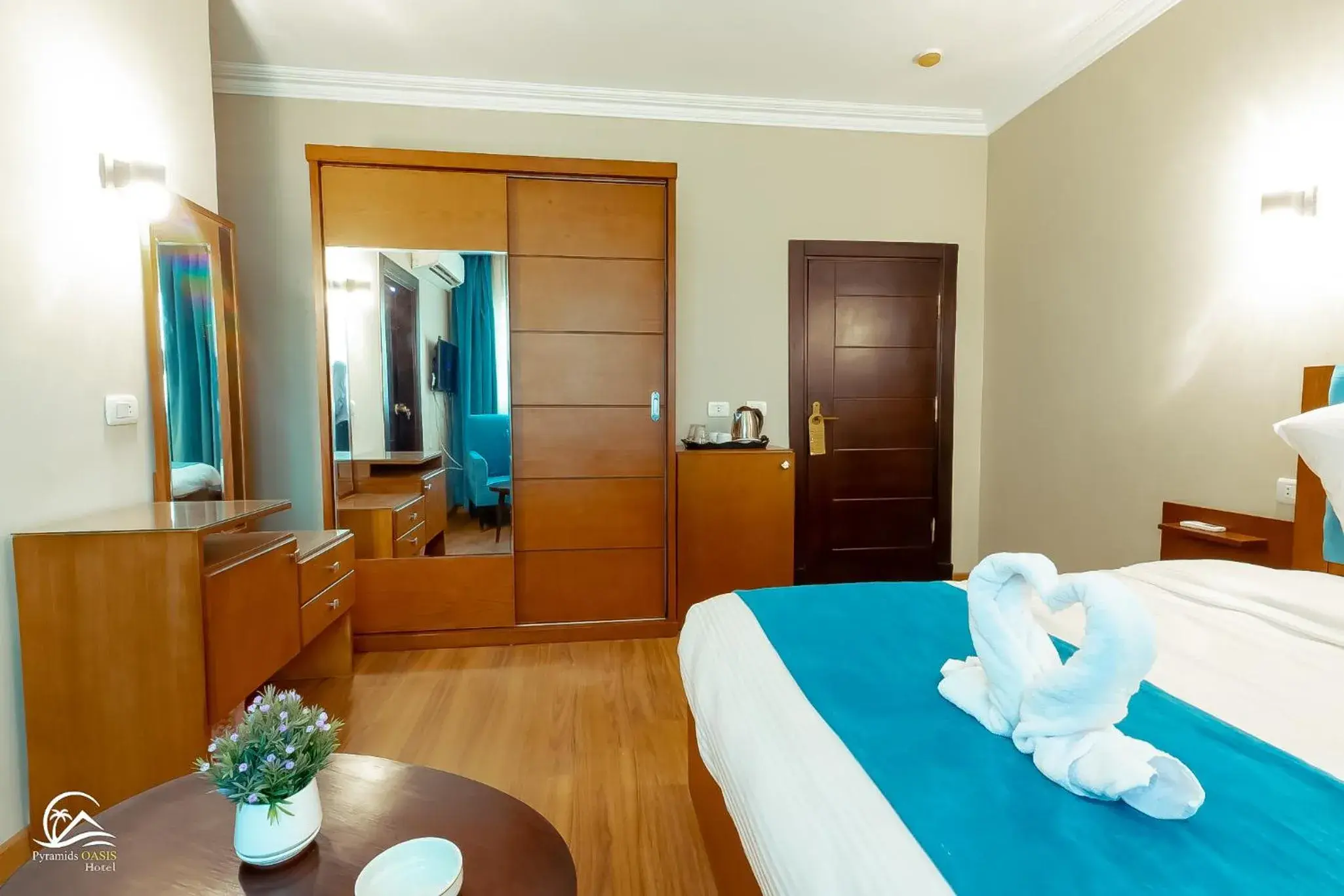 Bedroom, Bed in Pyramids Oasis Hotel Bedroom, Bed in Pyramids Oasis Hotel