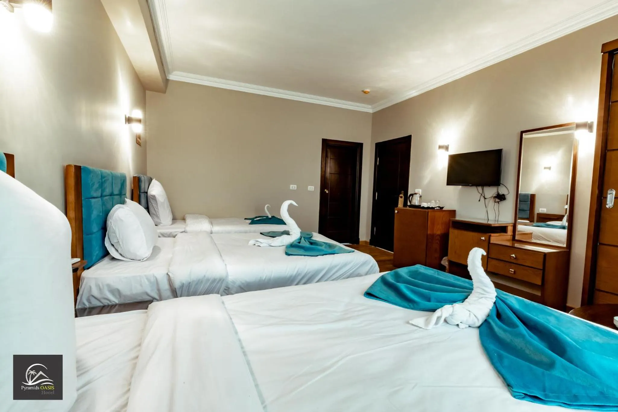 Bedroom, Bed in Pyramids Oasis Hotel