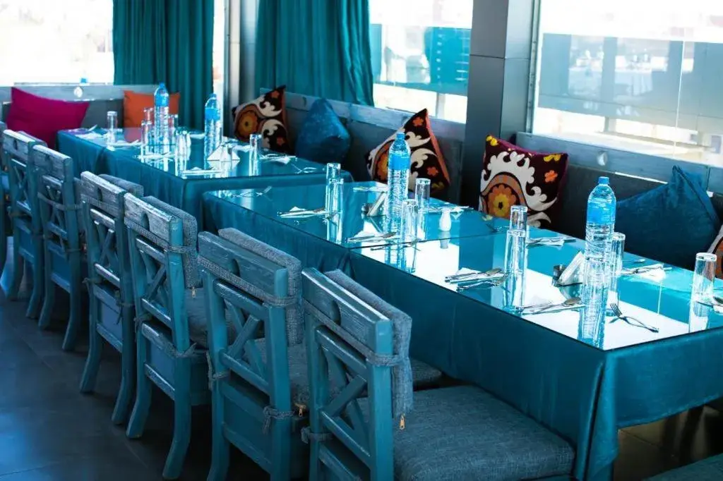 Restaurant/places to eat in Pyramids Oasis Hotel Restaurant/places to eat in Pyramids Oasis Hotel