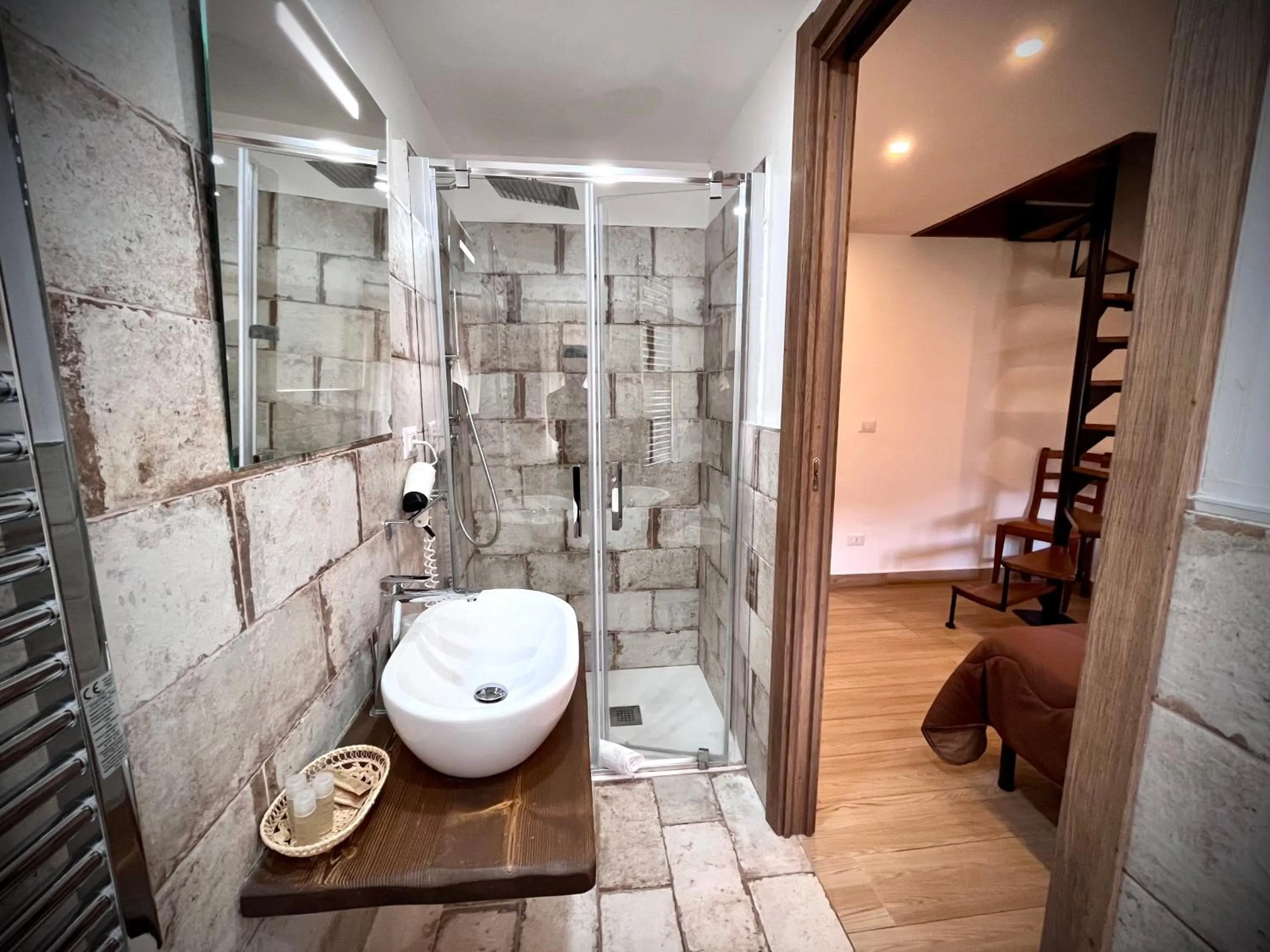 Shower in Hotel Pinguino