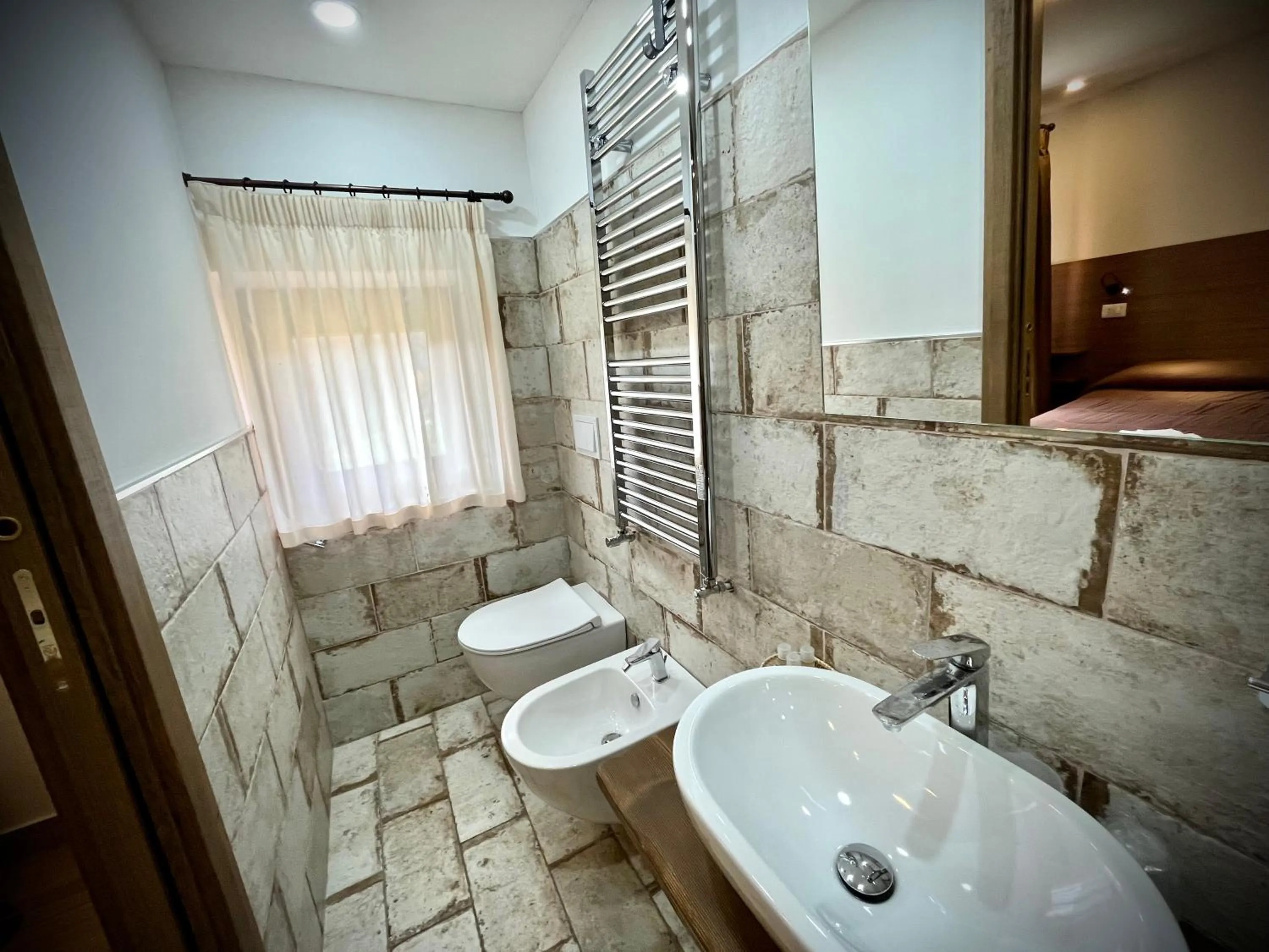 Shower in Hotel Pinguino