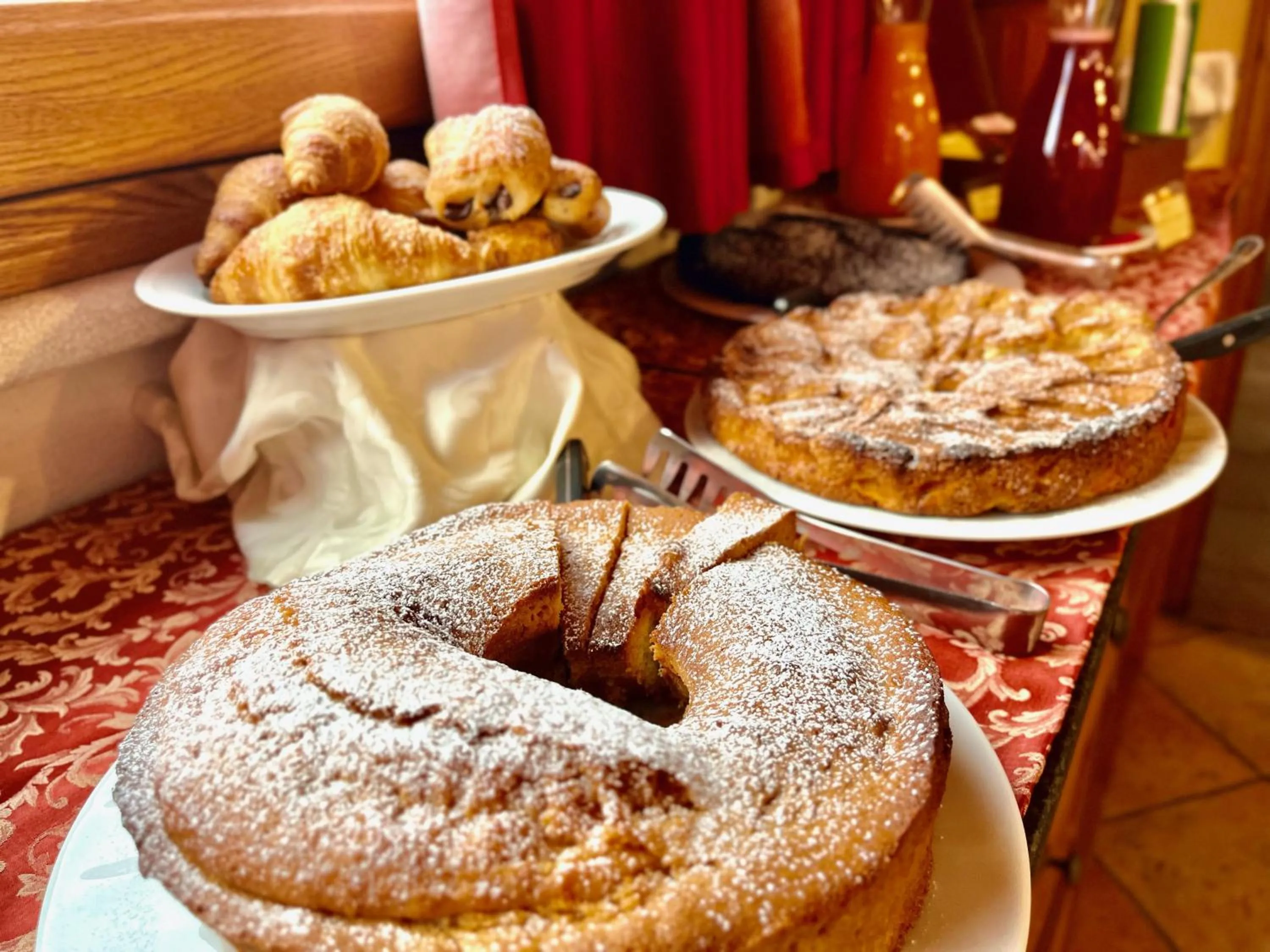 Restaurant/places to eat in Hotel Pinguino