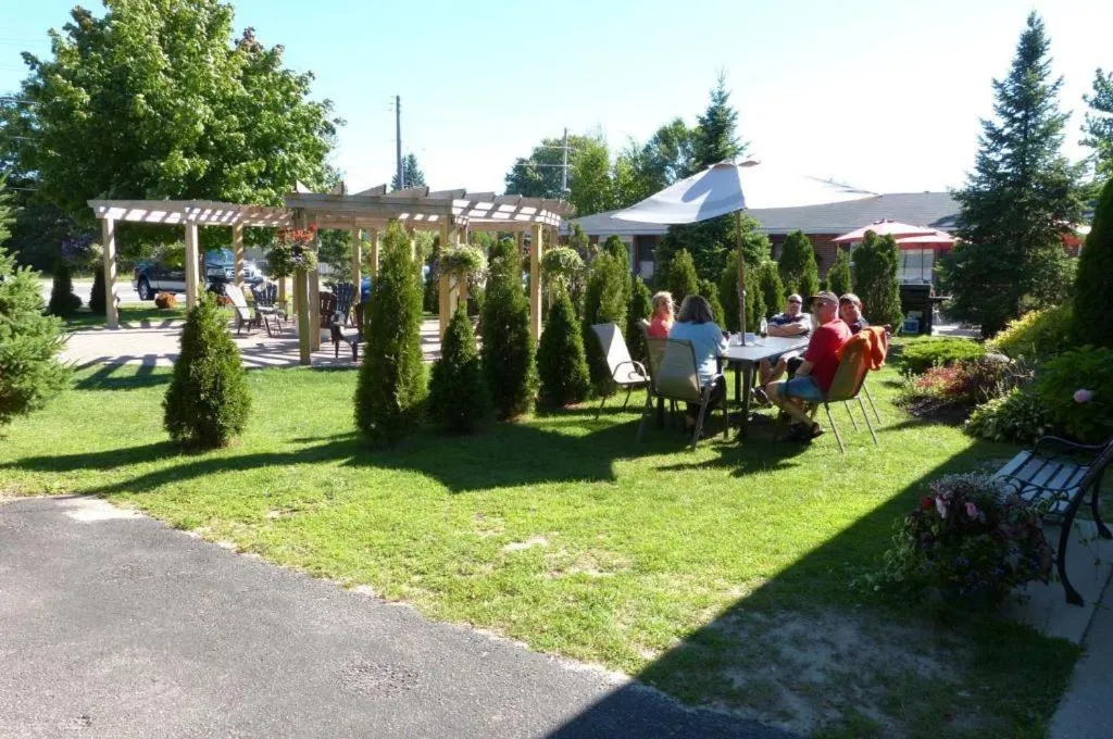 Oasis by the Bay Vacation Suites