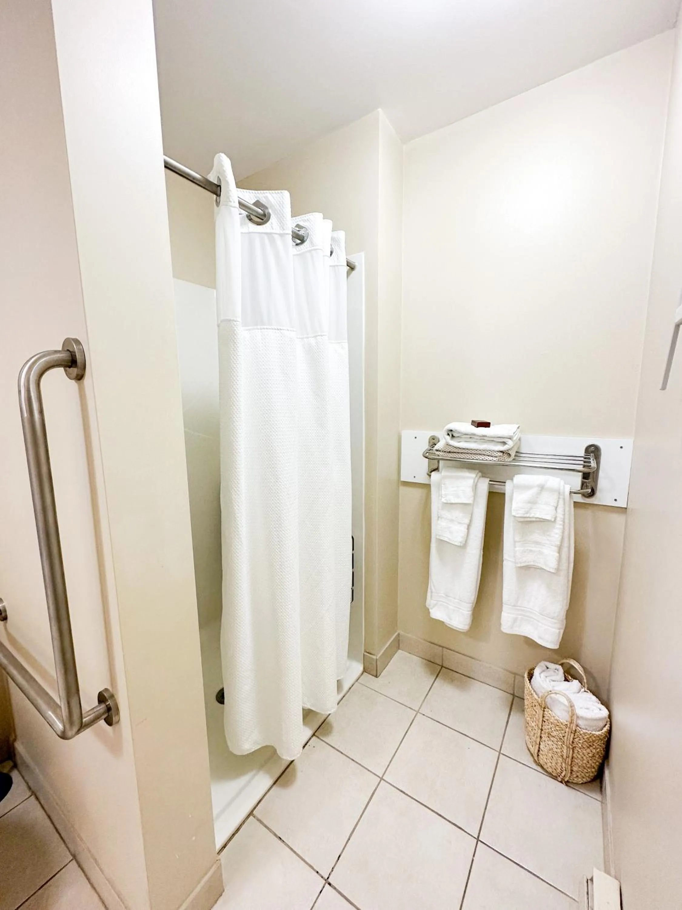 Oasis by the Bay Vacation Suites