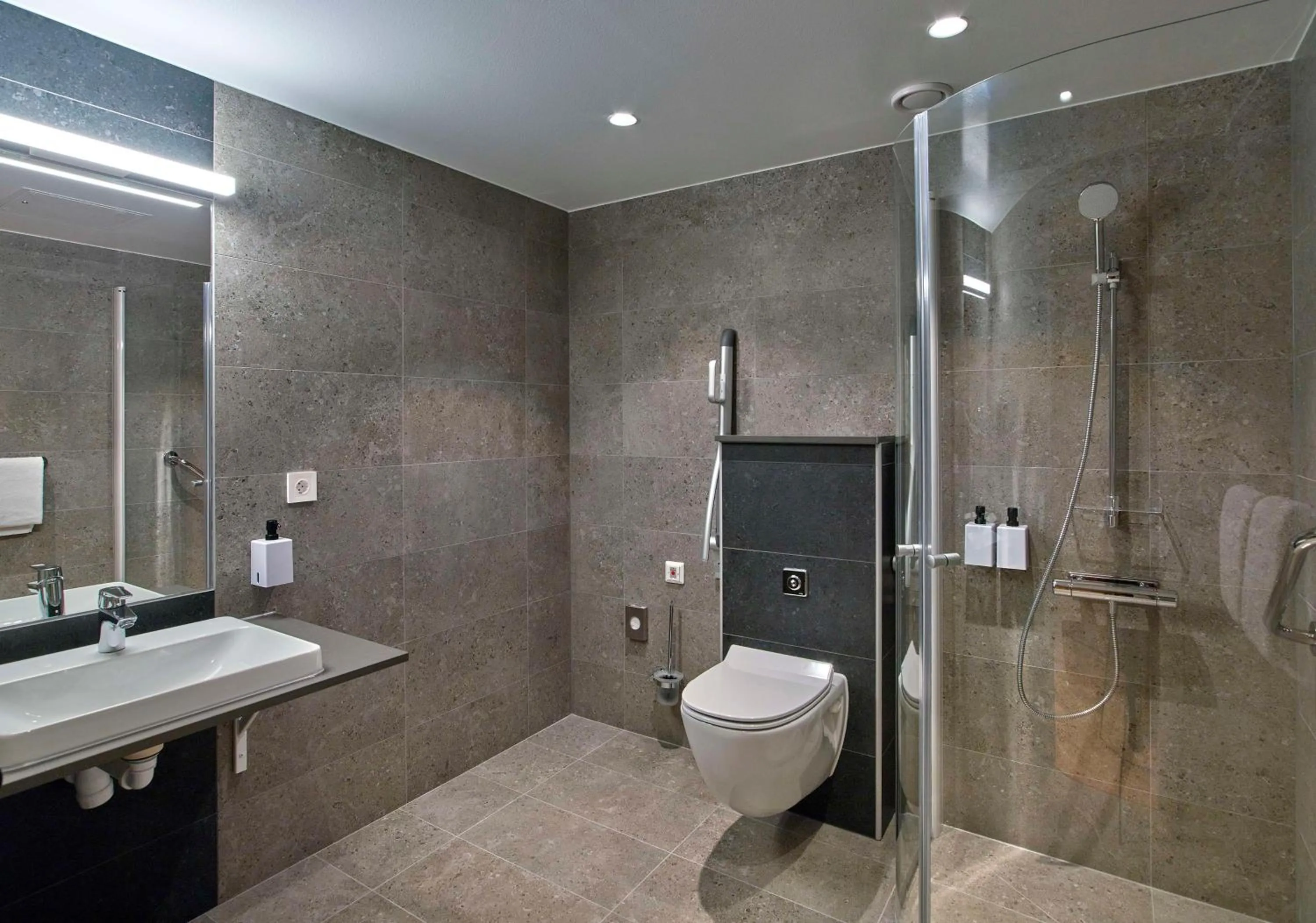 Bathroom in Scandic Oceanhamnen