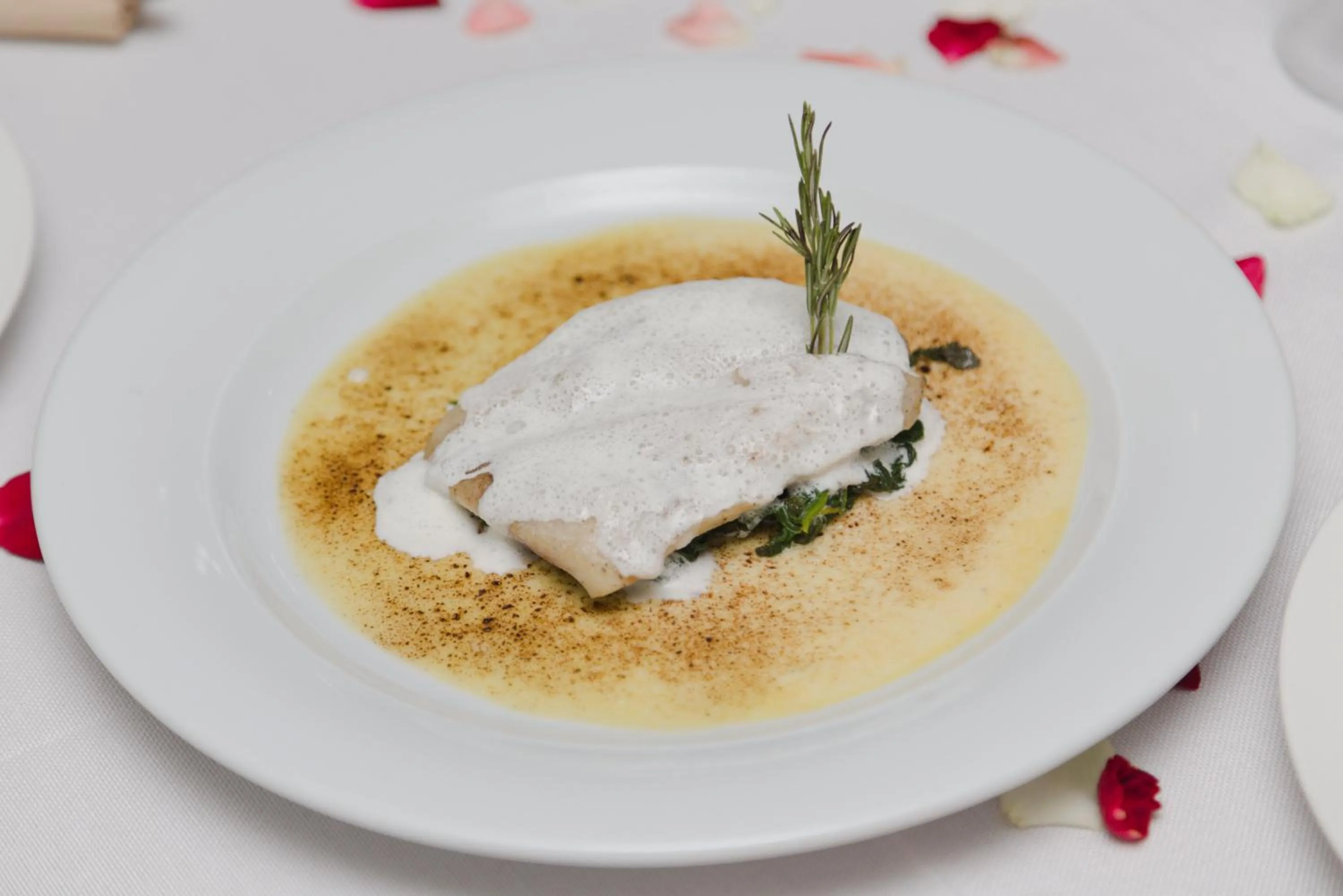 Restaurant/places to eat in Hotel Al Walid