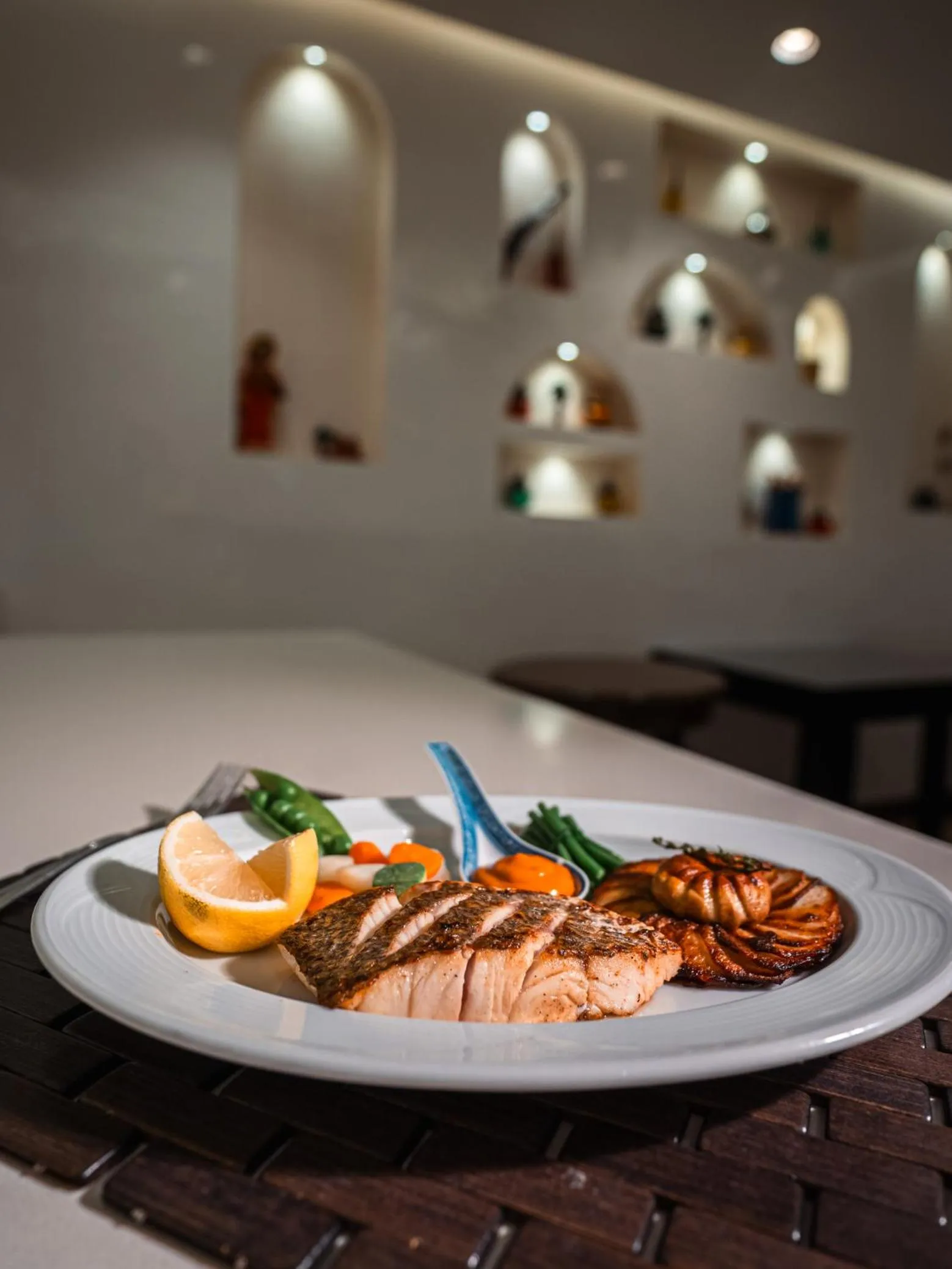 Restaurant/places to eat in Hotel Al Walid