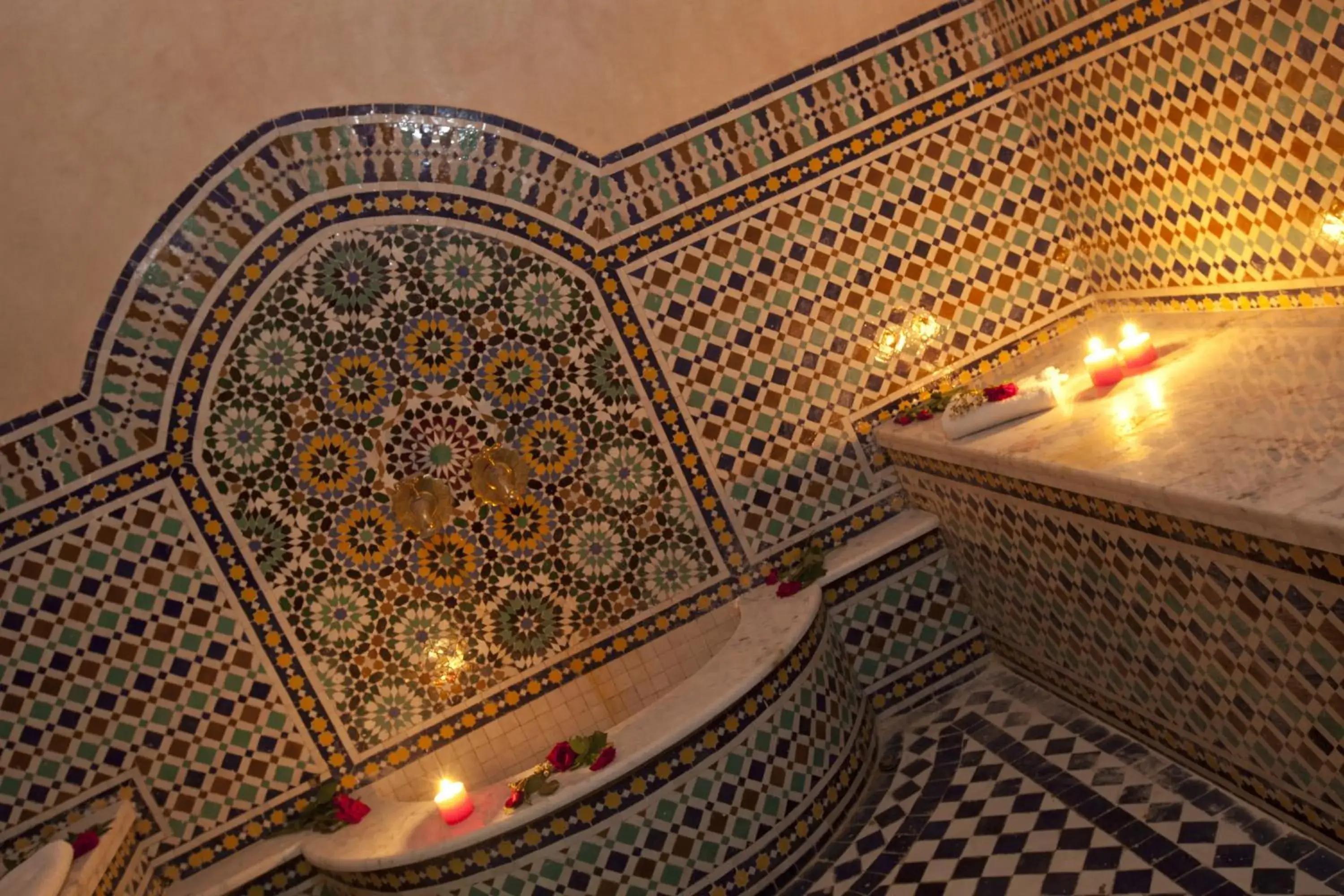 Steam room, Bathroom in Hotel Al Walid