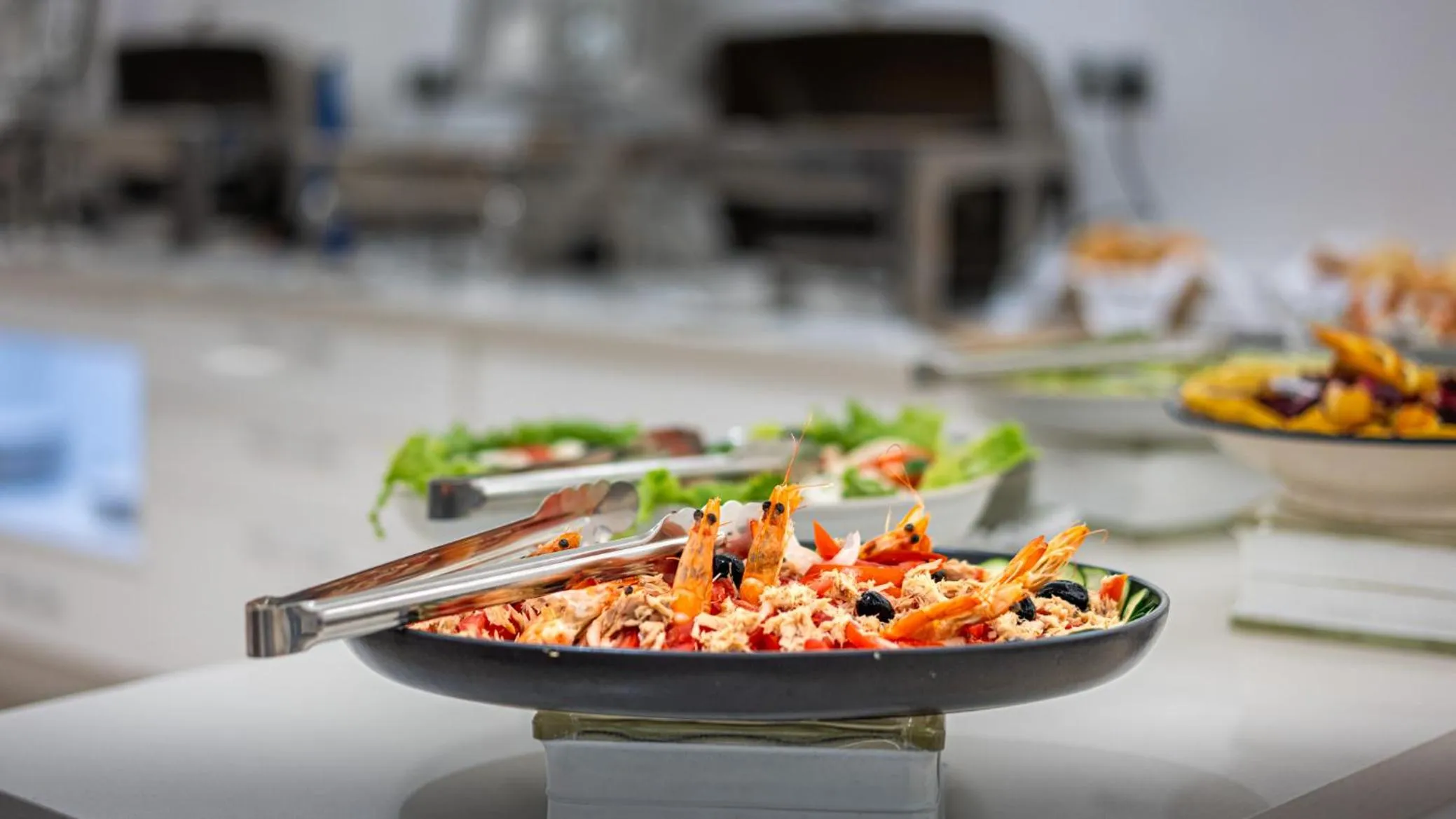 Restaurant/places to eat in Hotel Al Walid