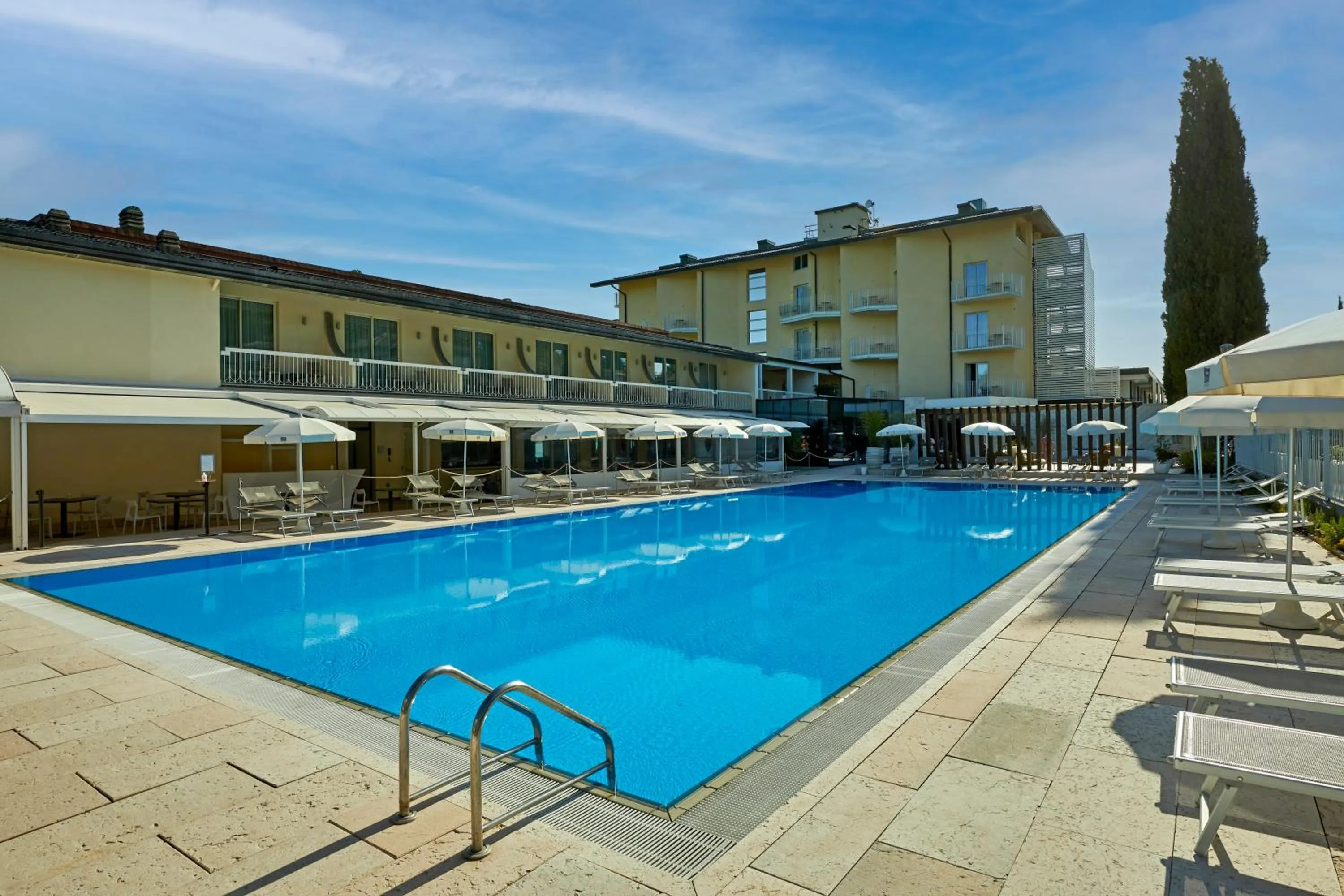Facade/entrance in Park Hotel Casimiro