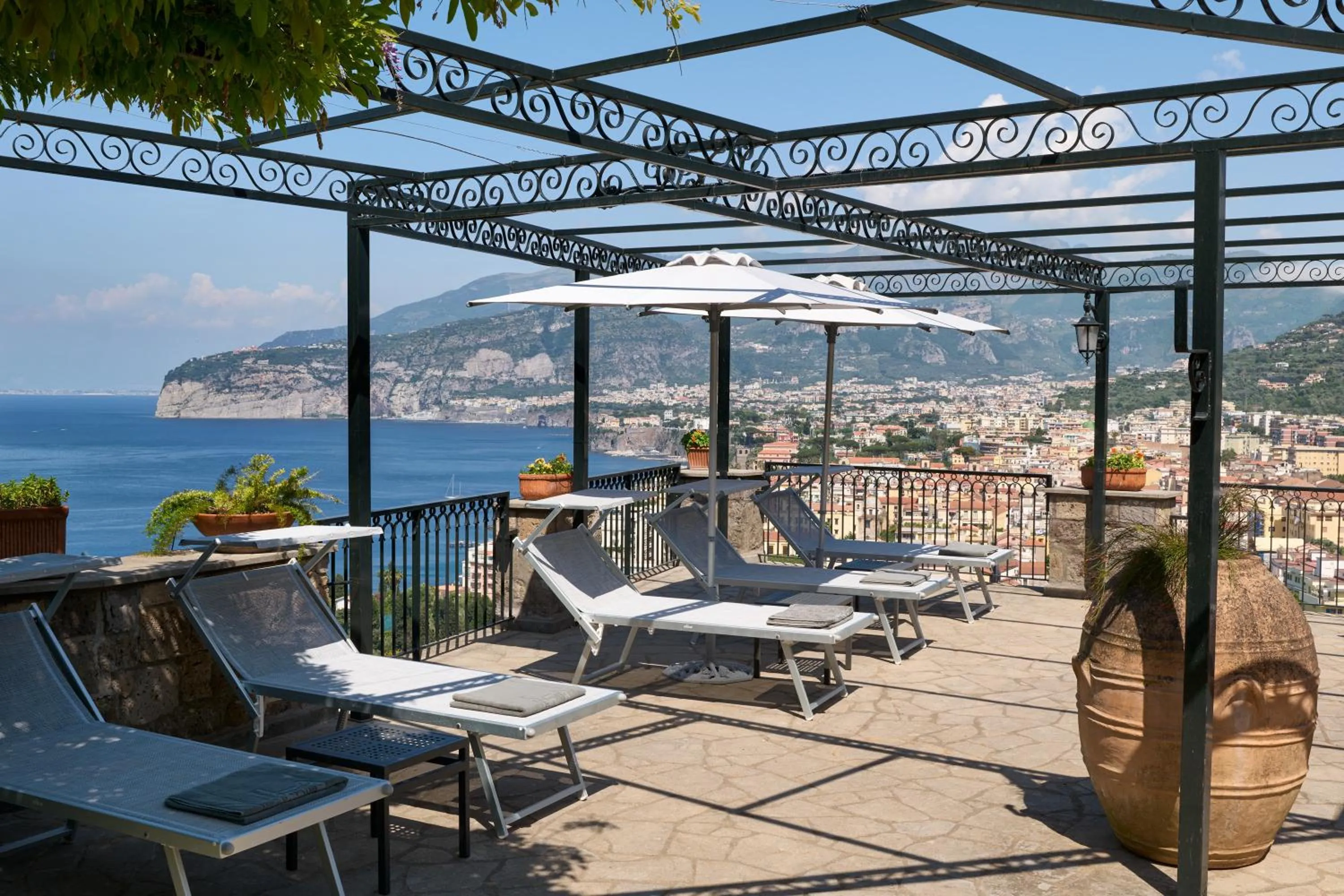 Summer in Grand Hotel Capodimonte