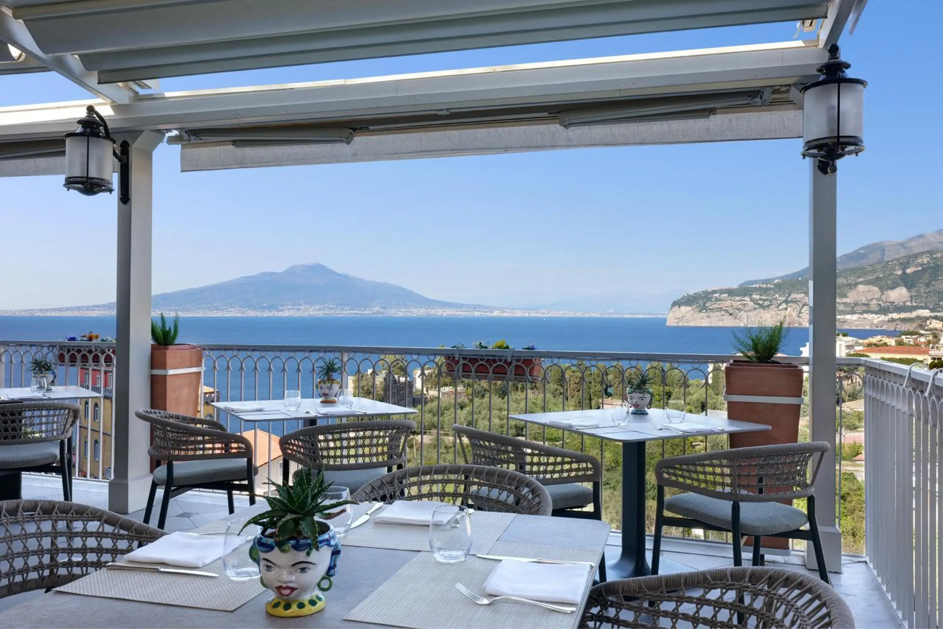 Restaurant/places to eat in Grand Hotel Capodimonte Restaurant/places to eat in Grand Hotel Capodimonte