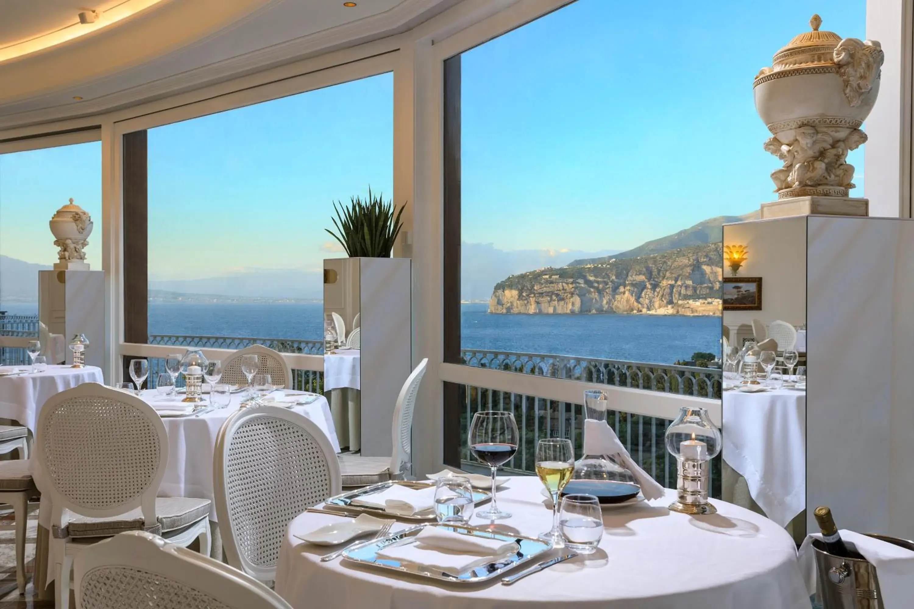 Restaurant/places to eat in Grand Hotel Capodimonte Restaurant/places to eat in Grand Hotel Capodimonte