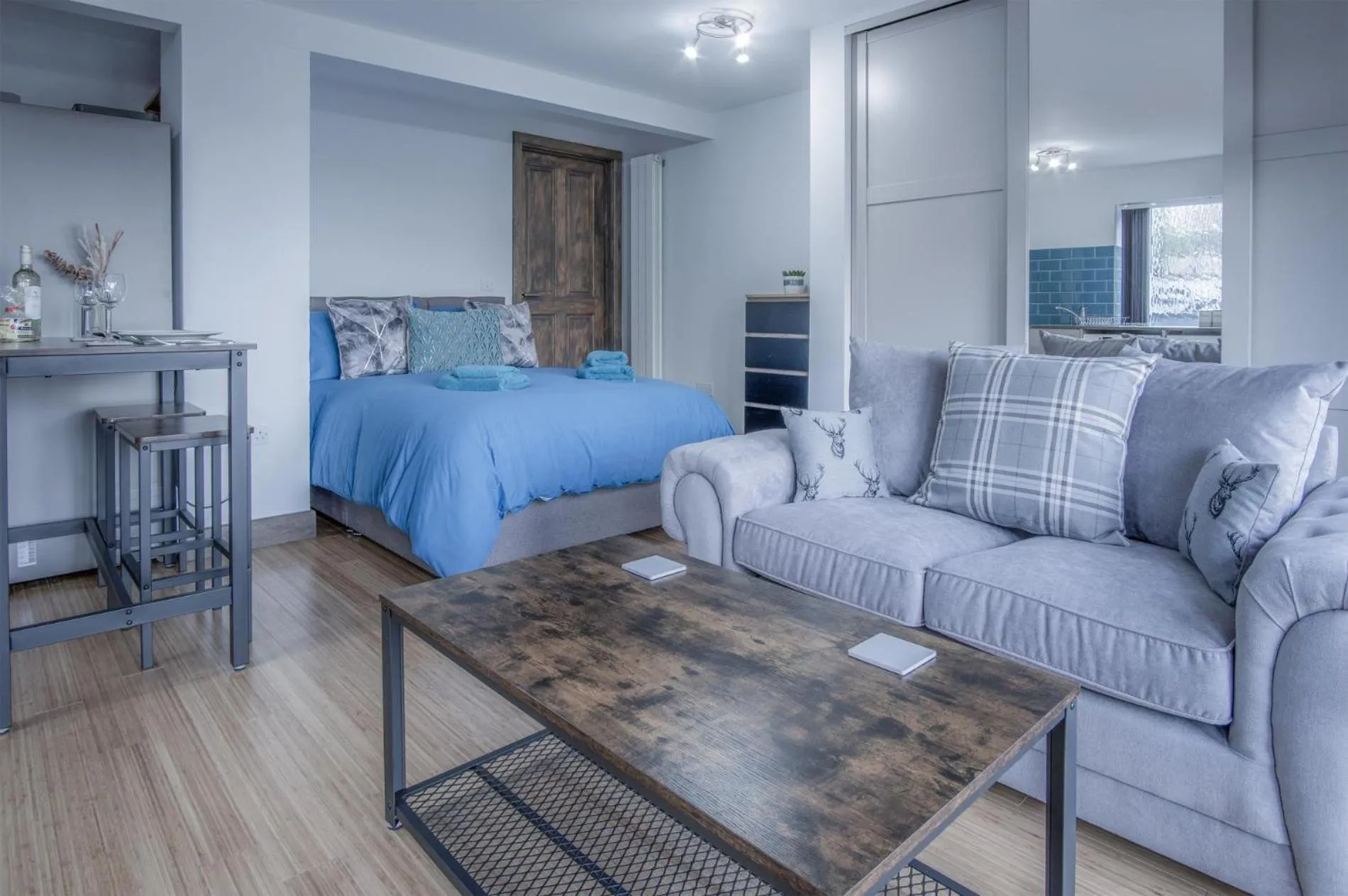 Floor plan, Bed in Haylands Hideaway - 1 Bedroom Apartment - Jameston