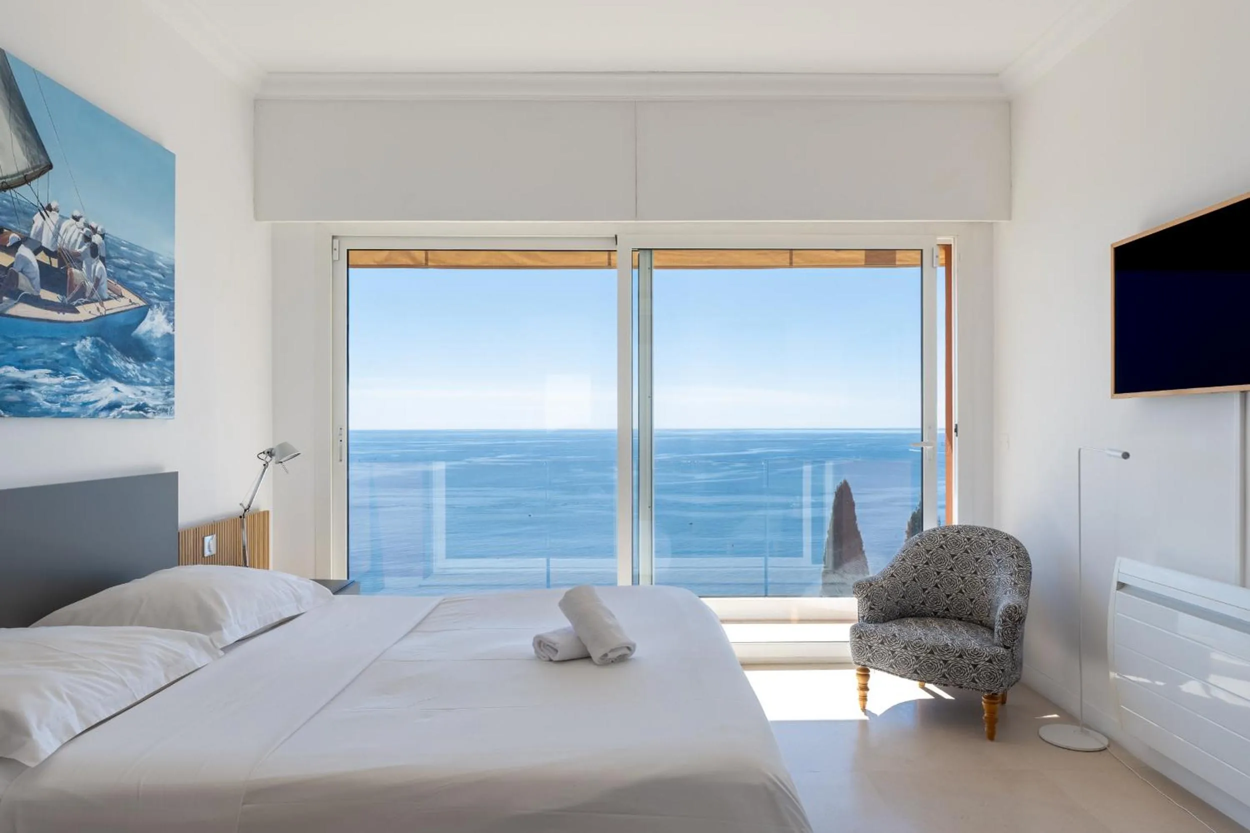 Bed in Villa Eze Vue Mer
