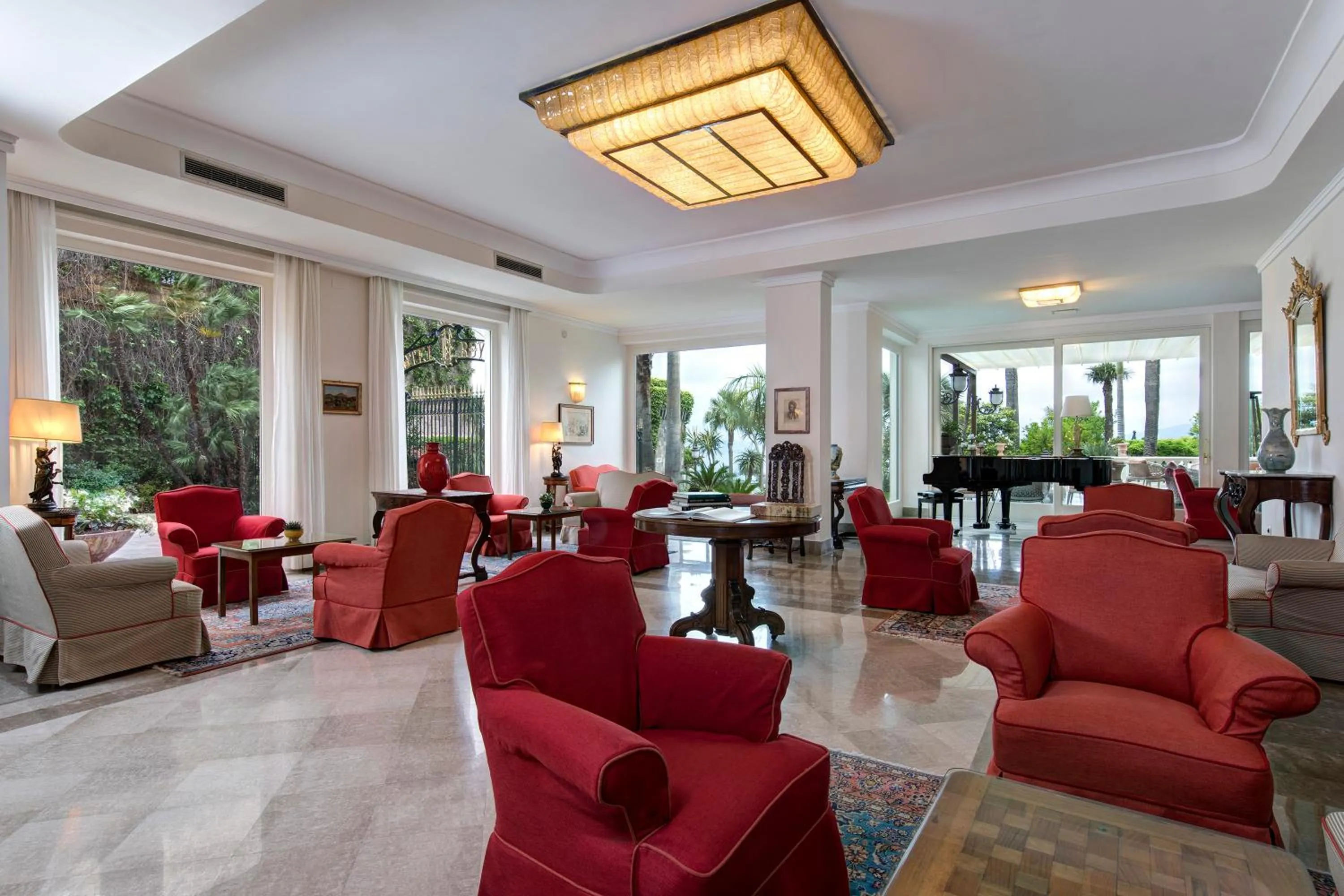 Living room in Grand Hotel Royal