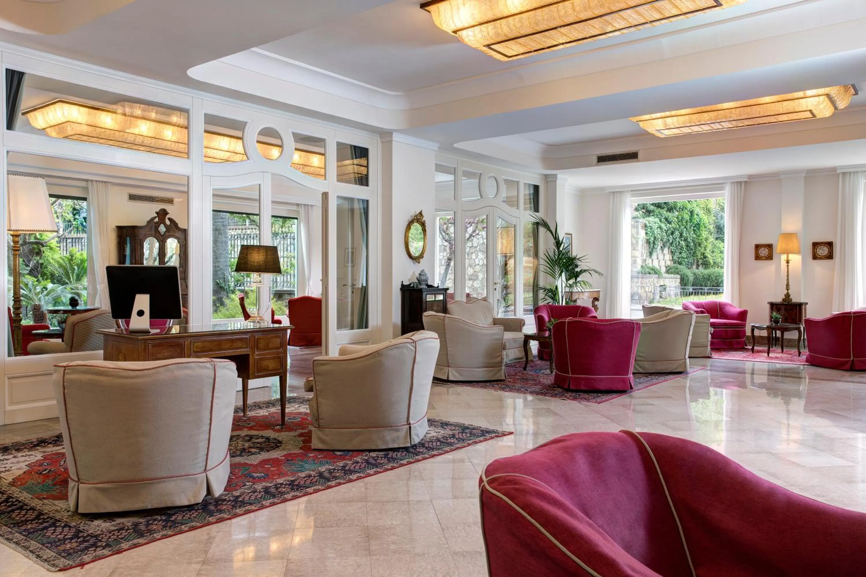 Living room in Grand Hotel Royal