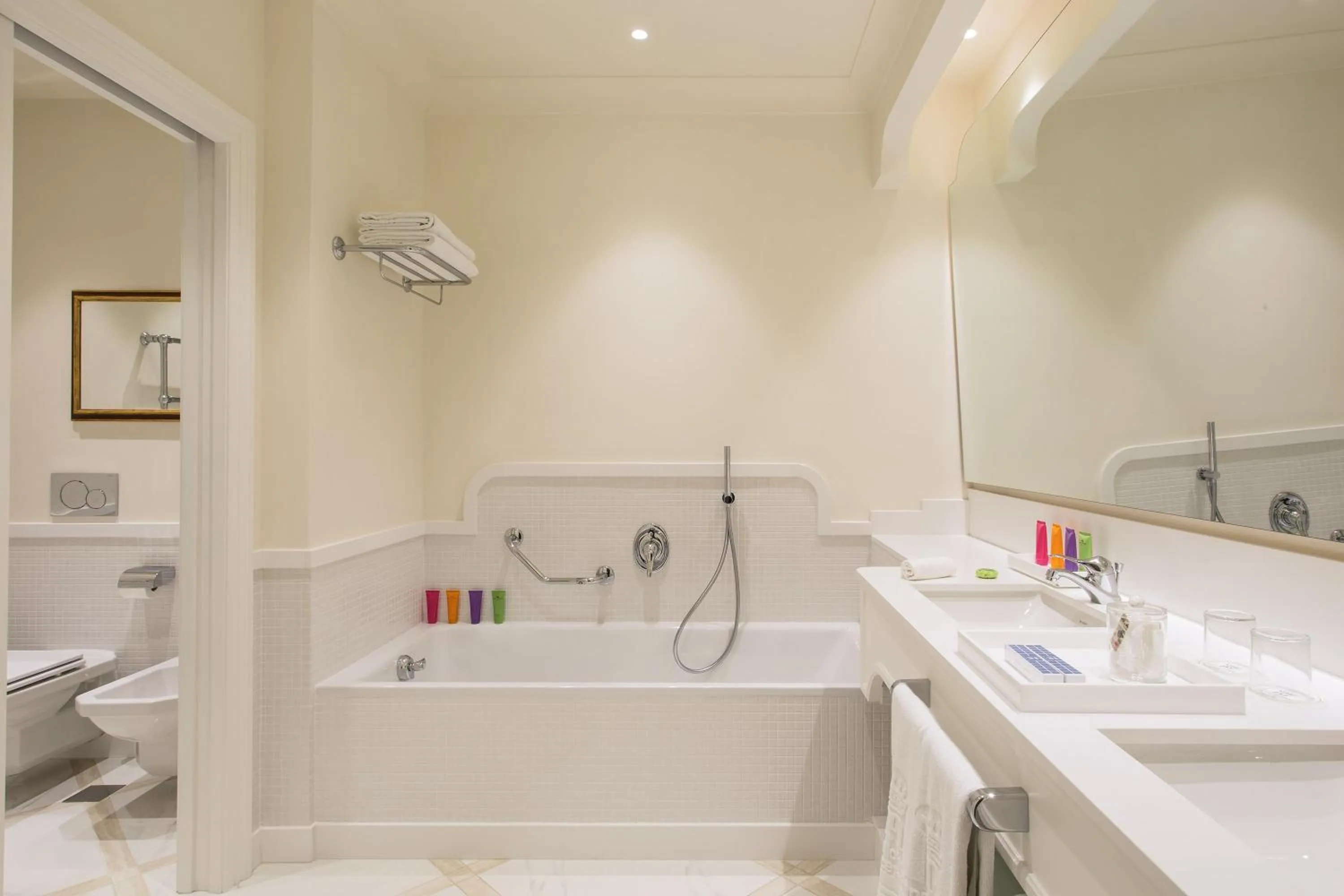 Shower in Grand Hotel Royal