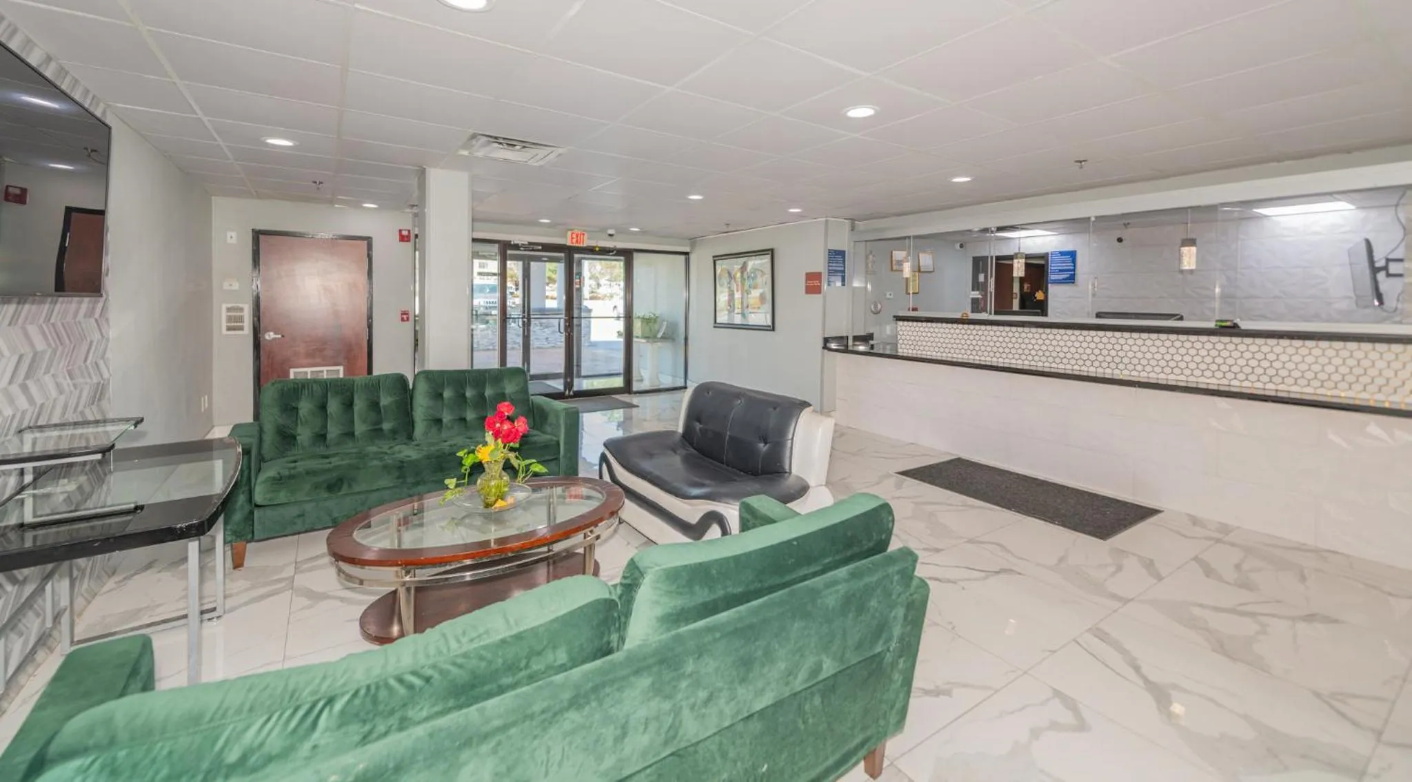 Jamestown inn & Suites