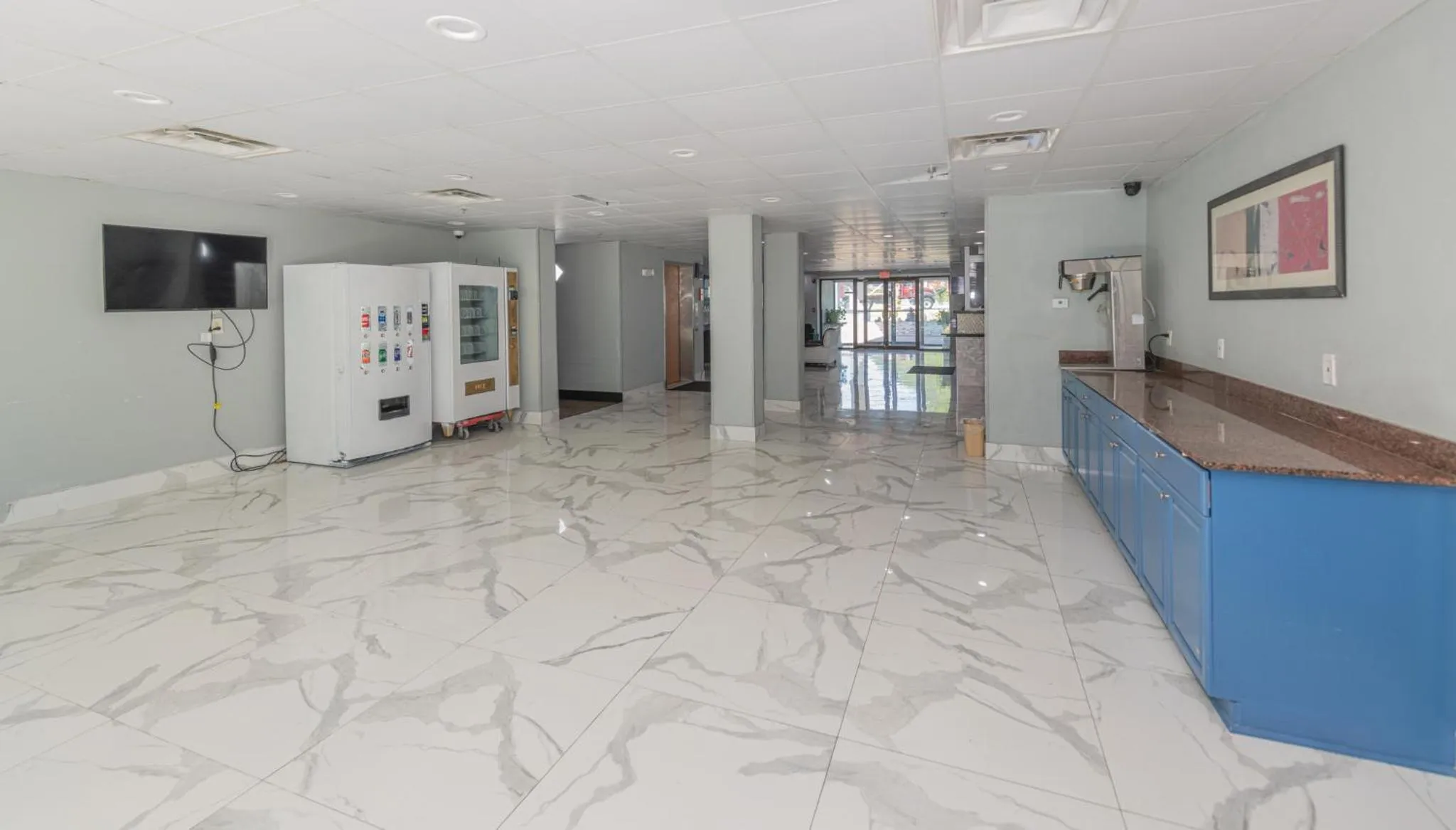 Breakfast in Jamestown inn & Suites