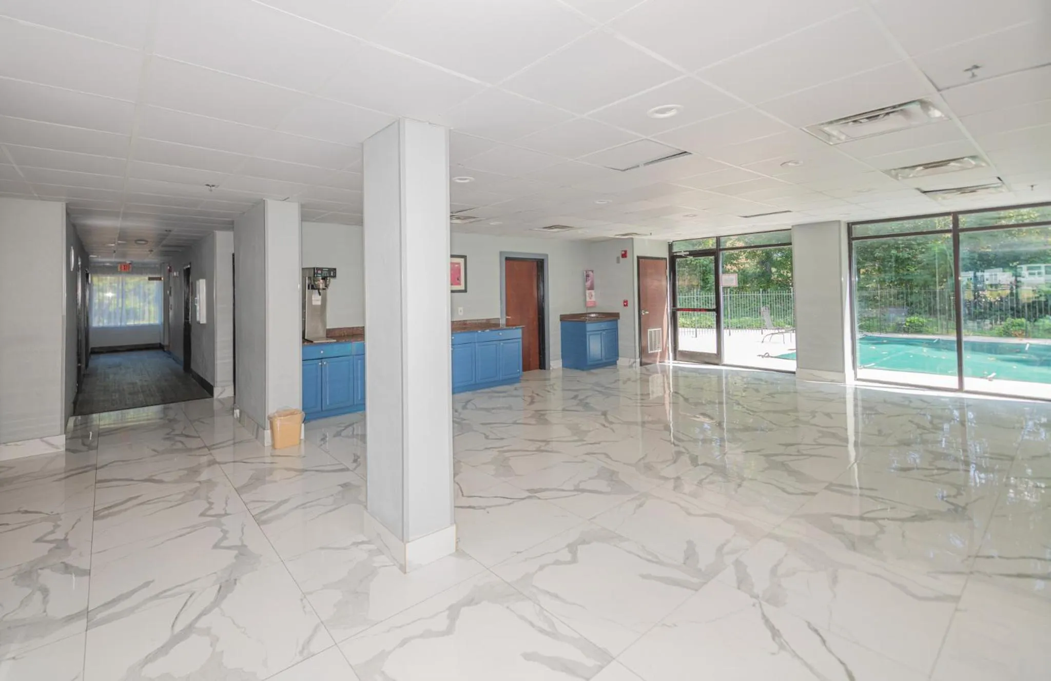 Restaurant/places to eat in Jamestown inn & Suites