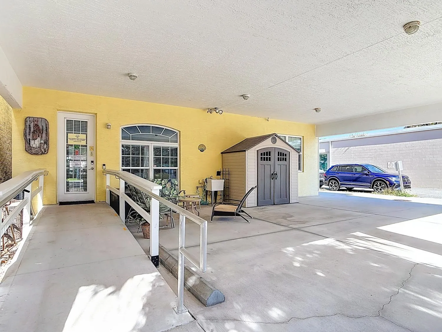 Property building in Inn on the Avenue