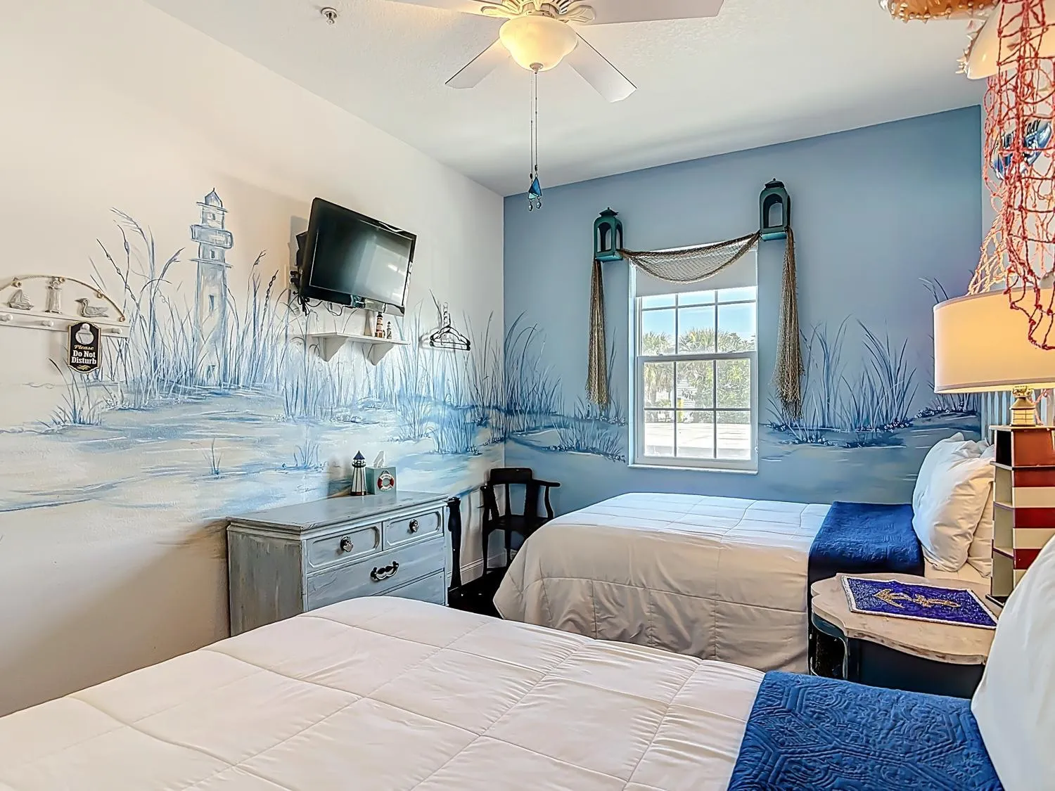 Photo of the whole room, Bed in Inn on the Avenue